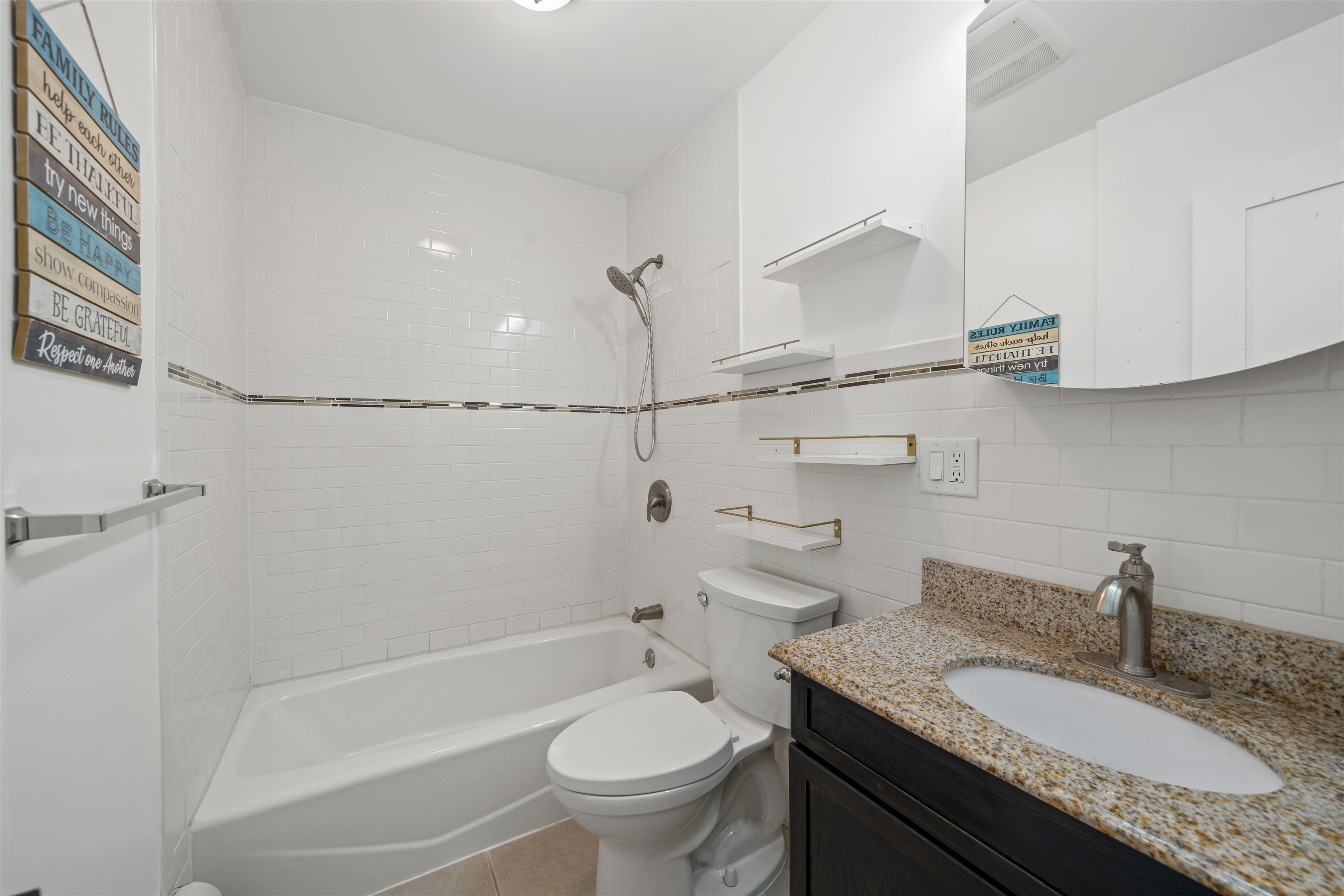 257 DWIGHT ST Unit: 1