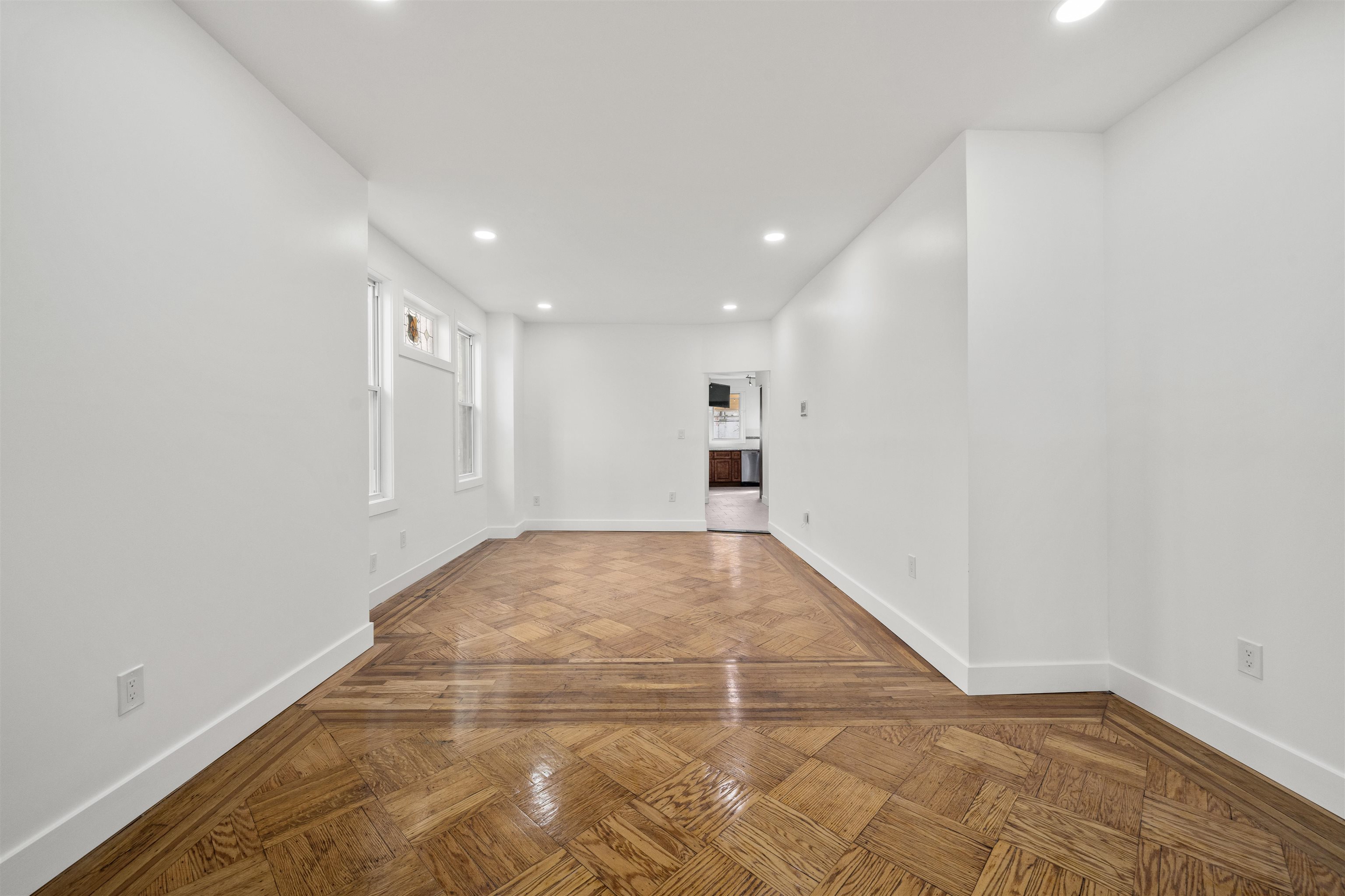 257 DWIGHT ST Unit: 1