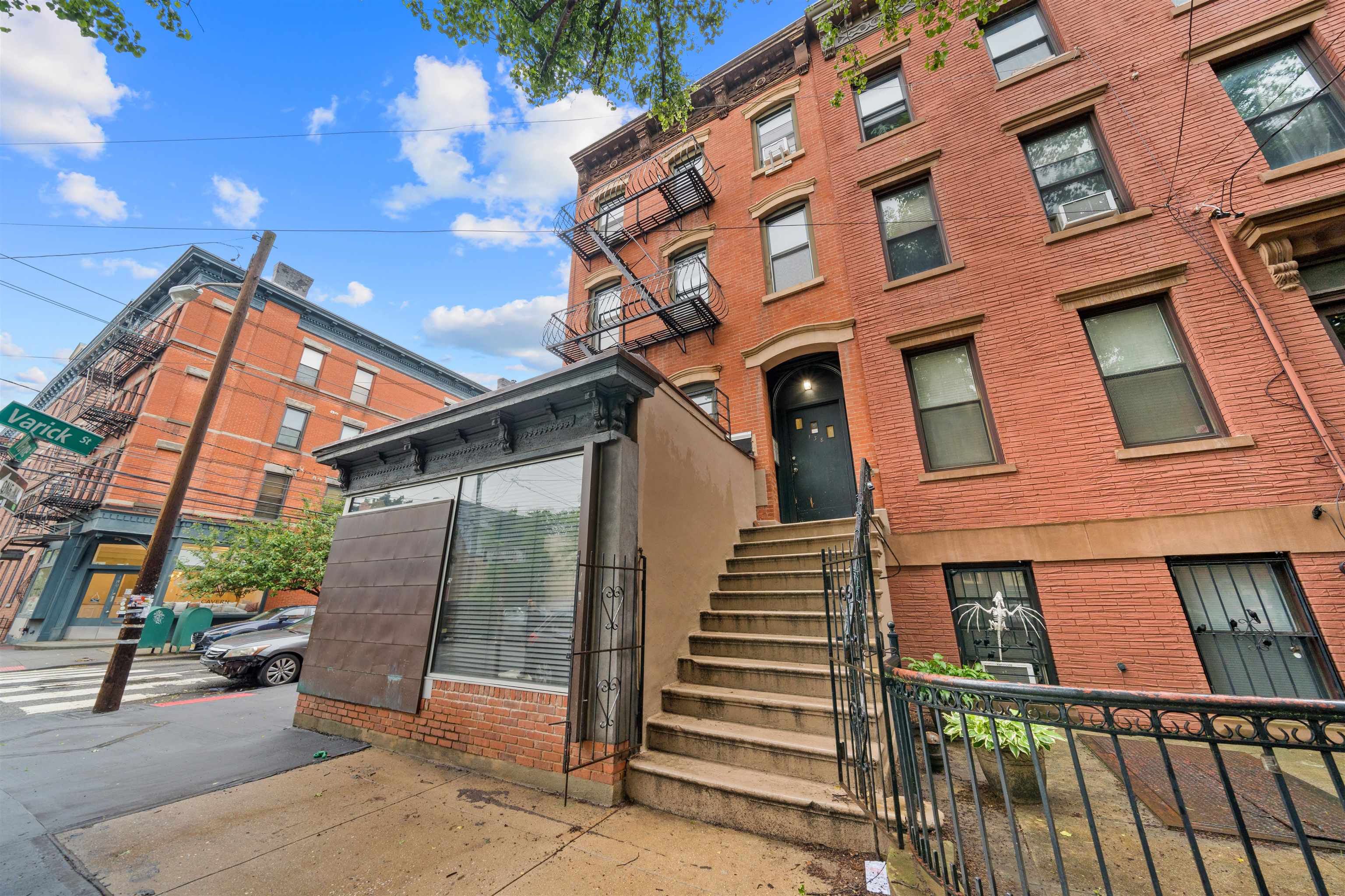 138 WAYNE ST Unit: 3
