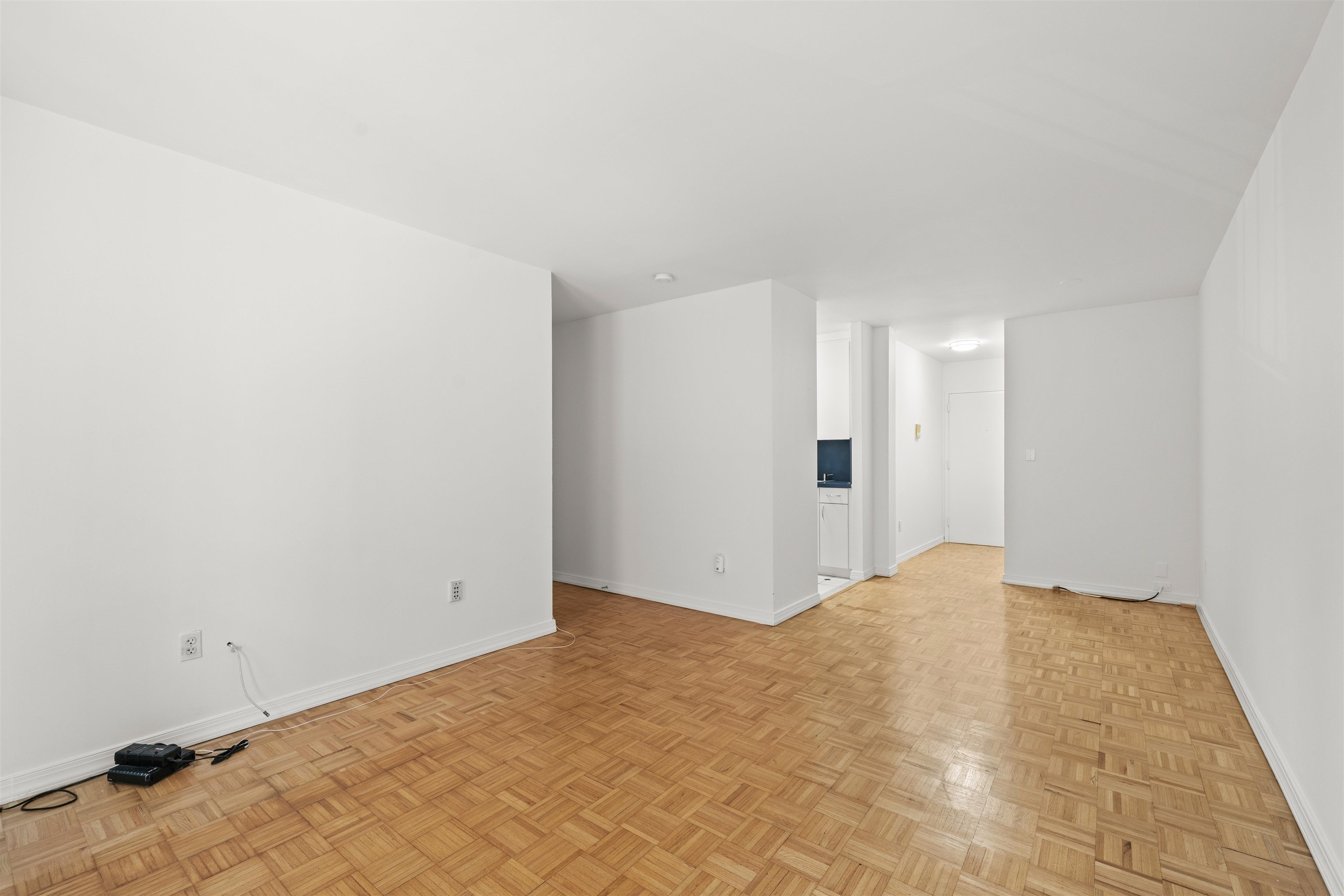 242 BARROW ST Unit: 2D
