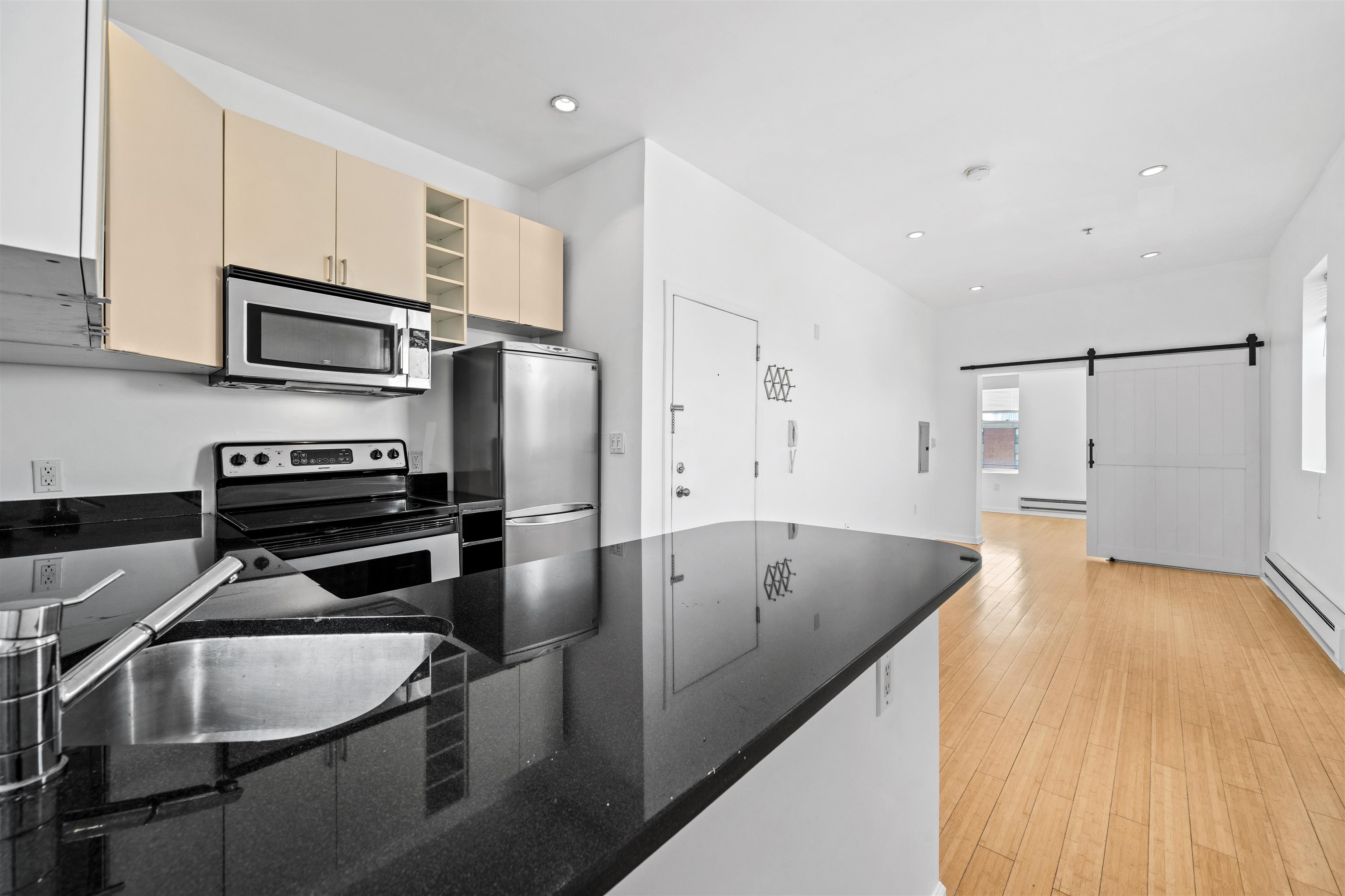88 BRUNSWICK ST Unit: 2