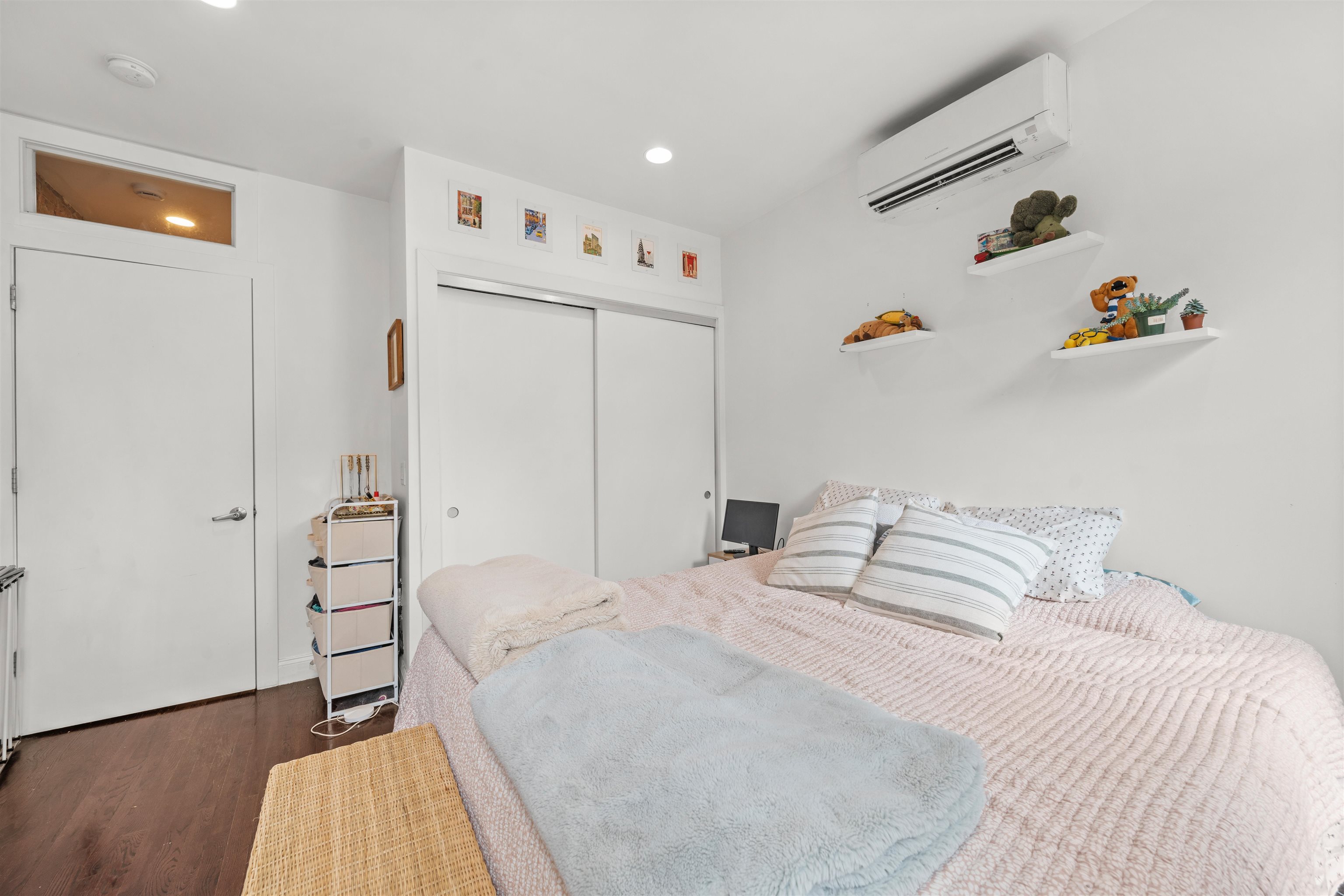 342 7TH ST Unit: 2L