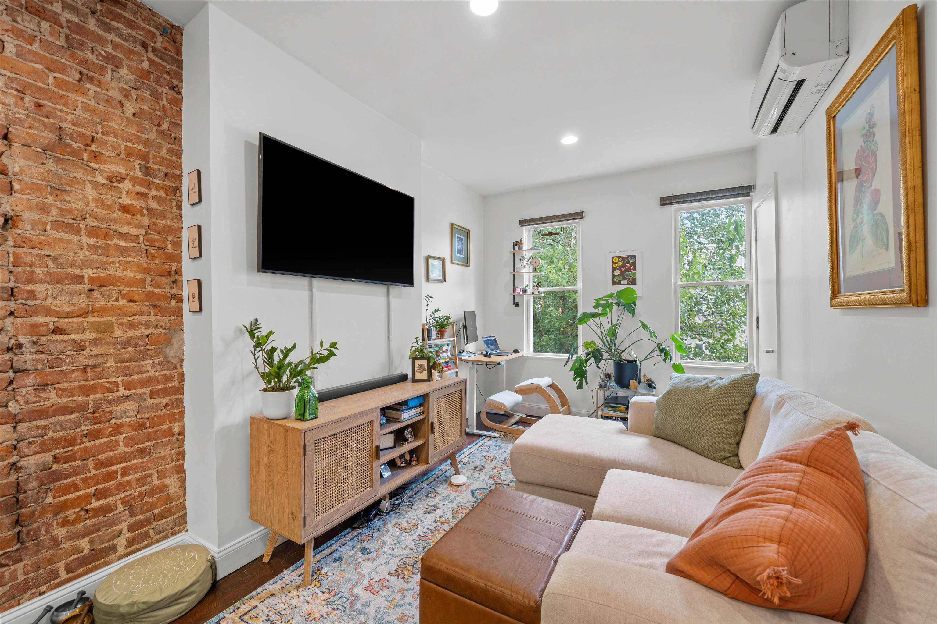 342 7TH ST Unit: 2L