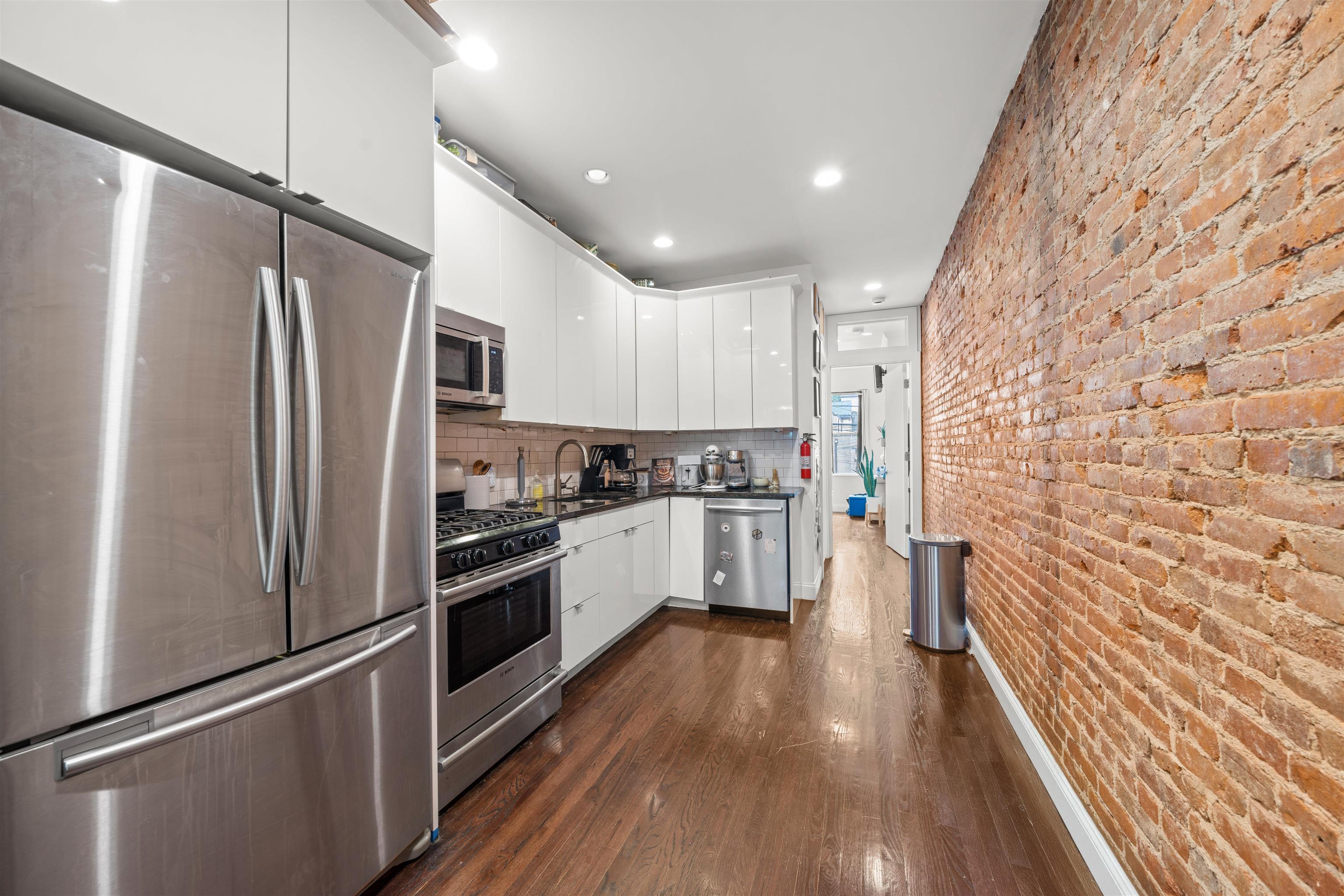 342 7TH ST Unit: 2L