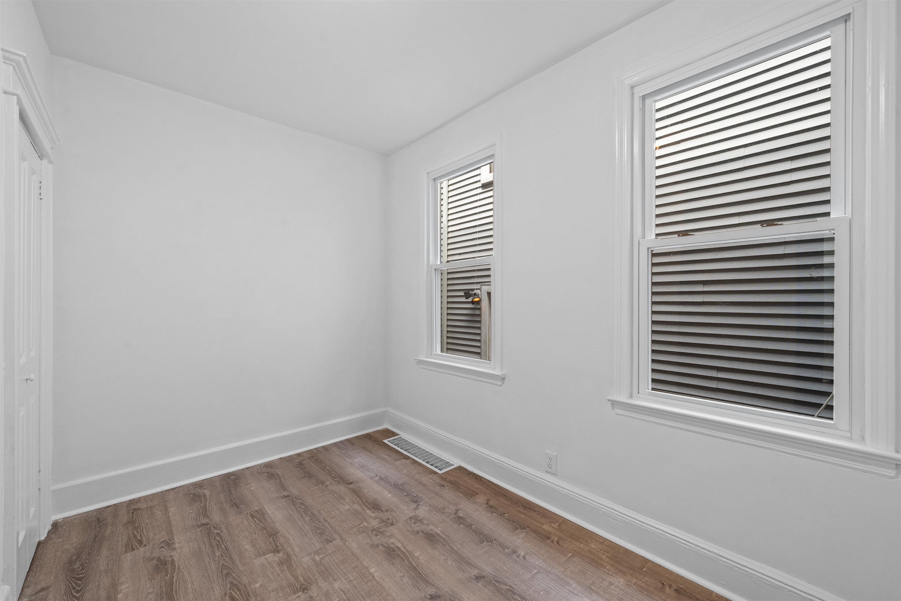 160 GARFIELD AVE Unit: 2R