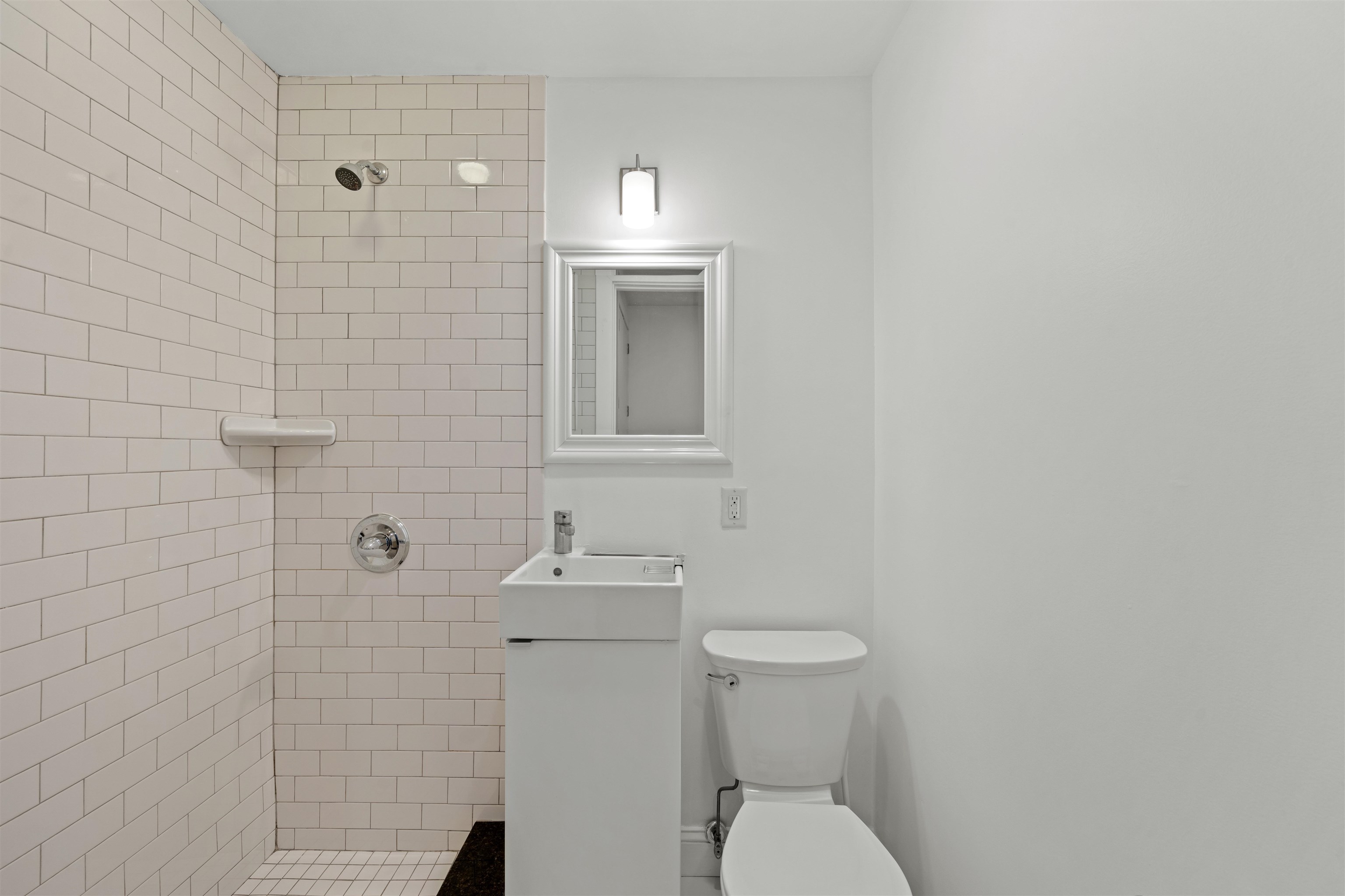 342 7TH ST Unit: 2R