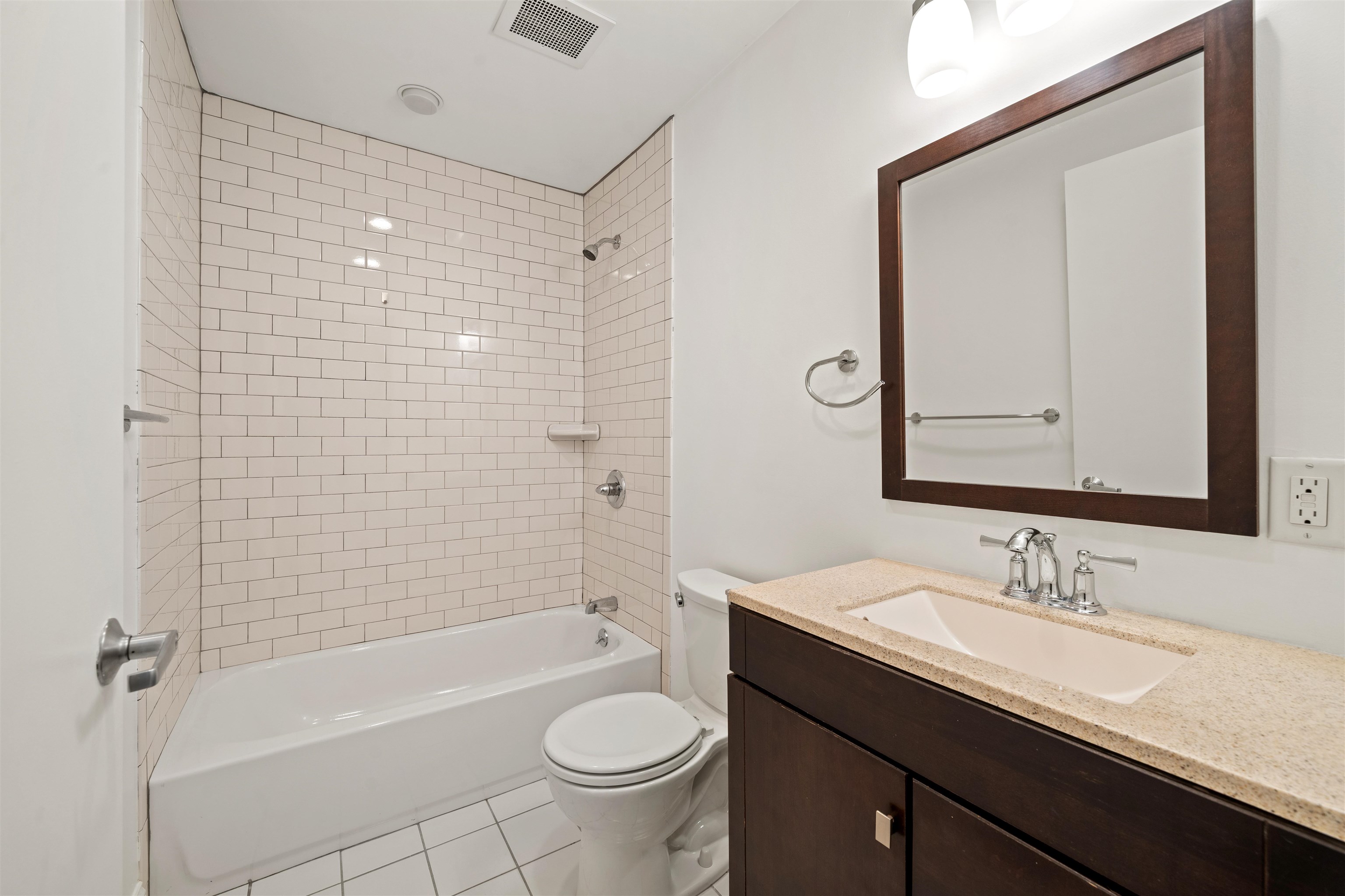 342 7TH ST Unit: 2R