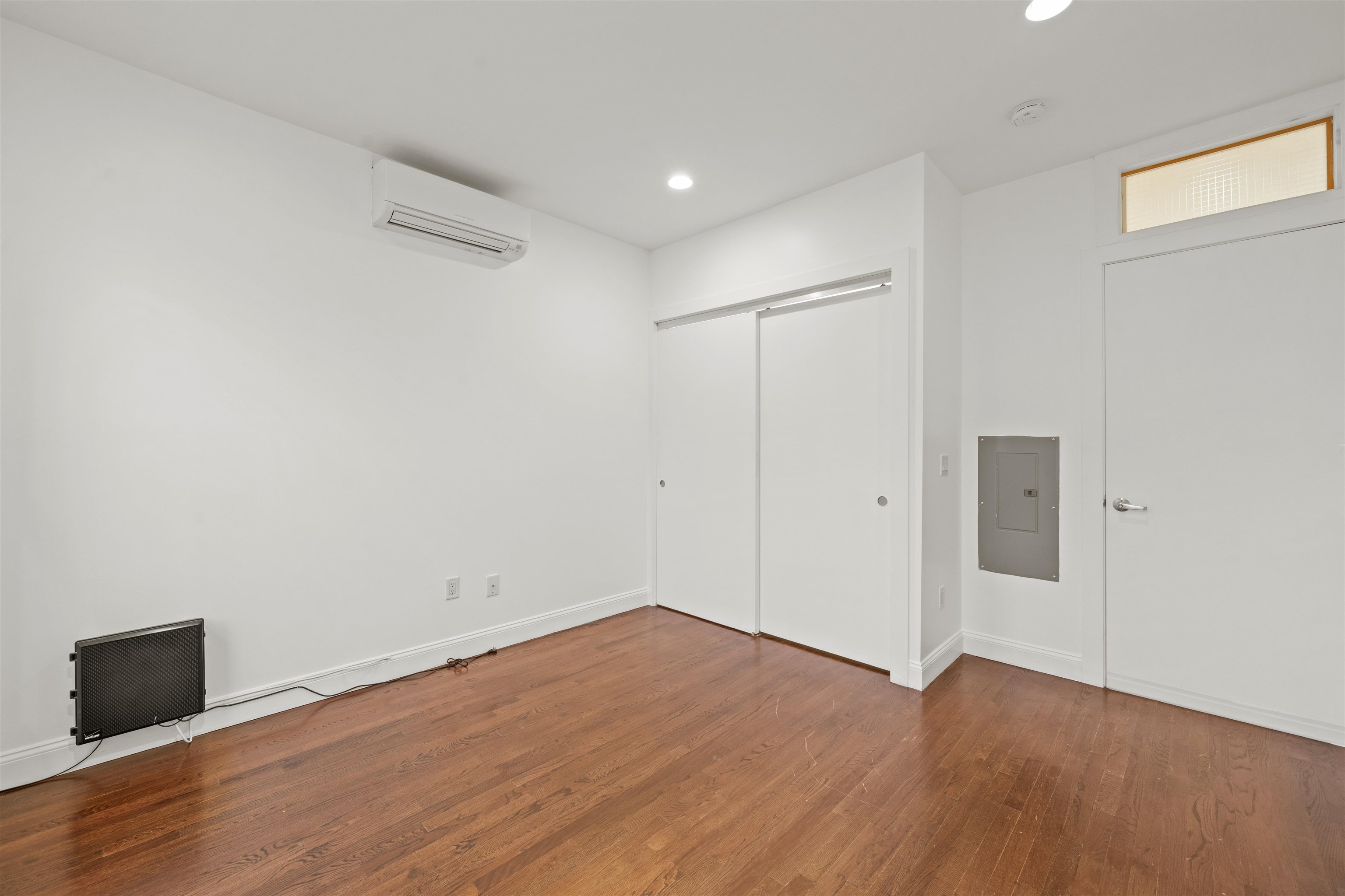 342 7TH ST Unit: 2R