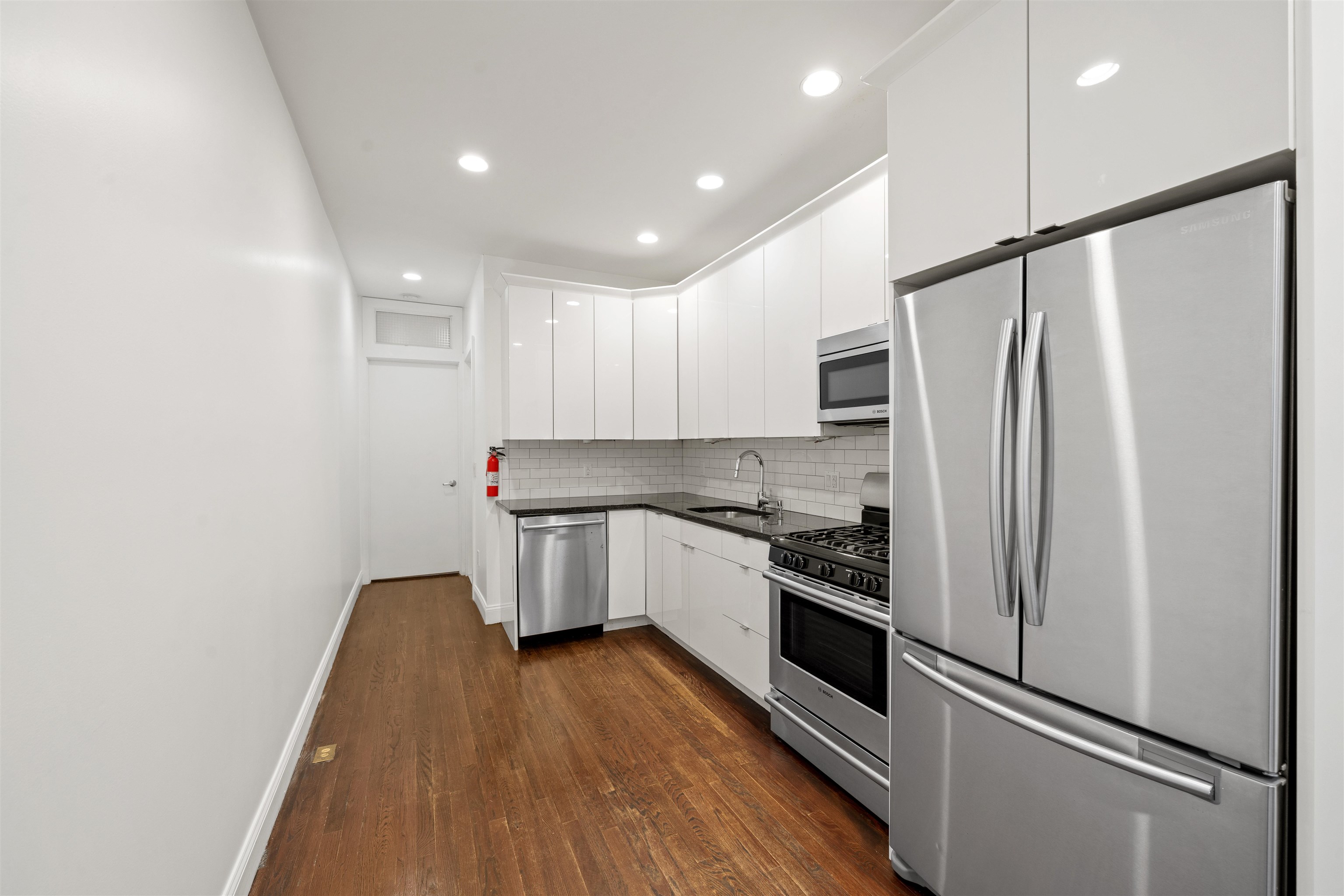 342 7TH ST Unit: 2R