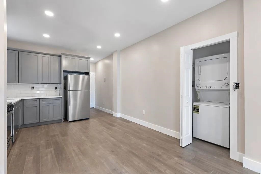 406 COMMUNIPAW AVE Unit: 1