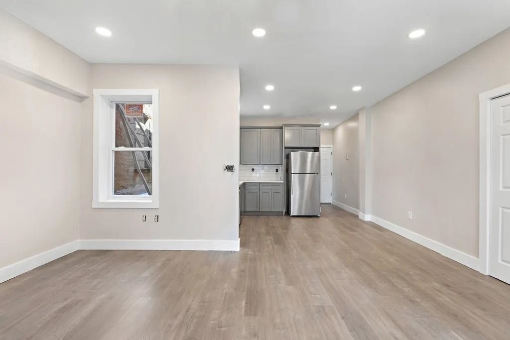 406 COMMUNIPAW AVE Unit: 1