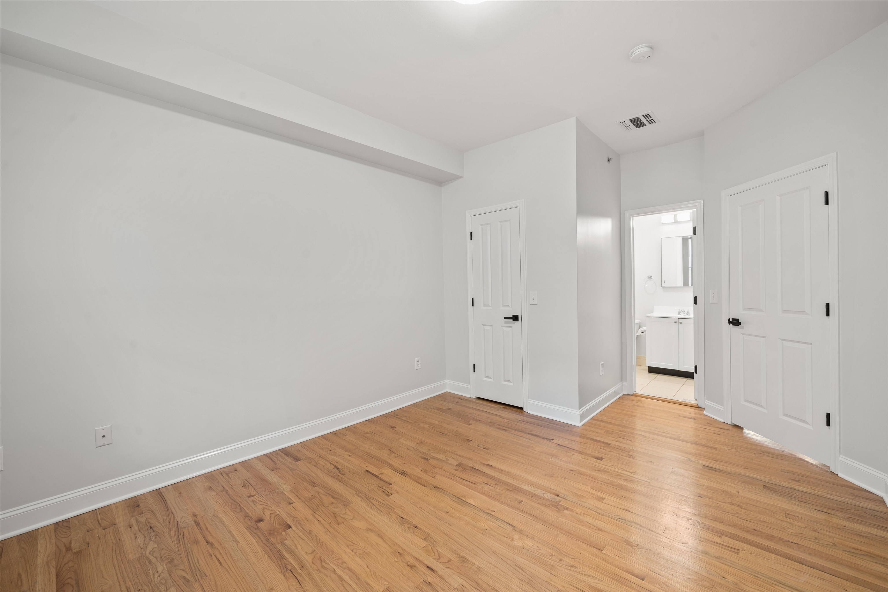 287 GRAND ST Unit: 1