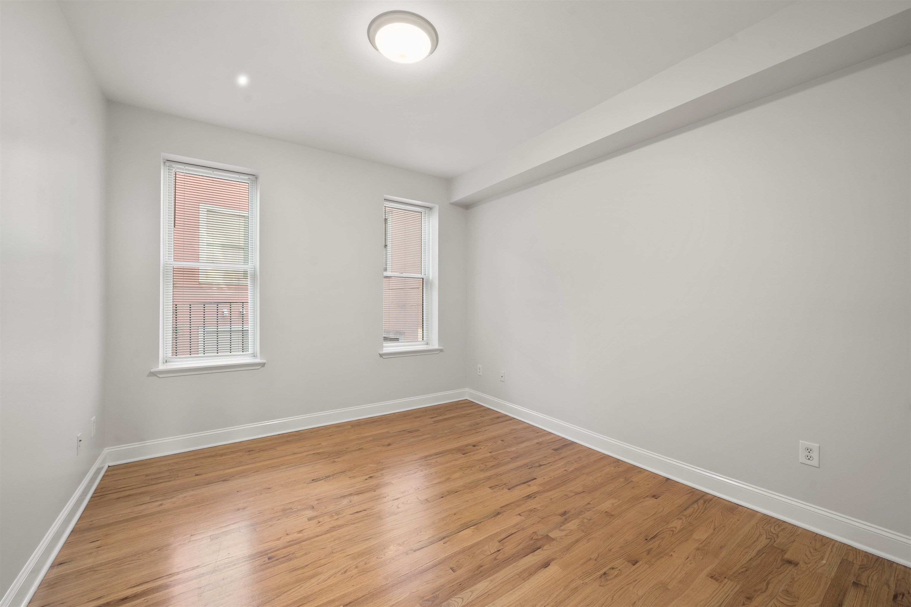 287 GRAND ST Unit: 1