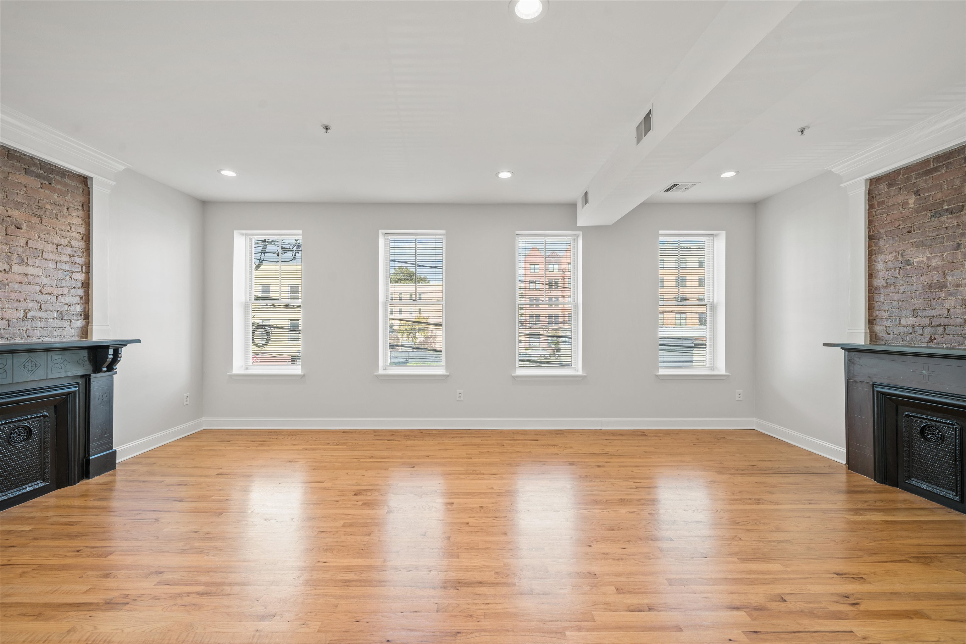 287 GRAND ST Unit: 1