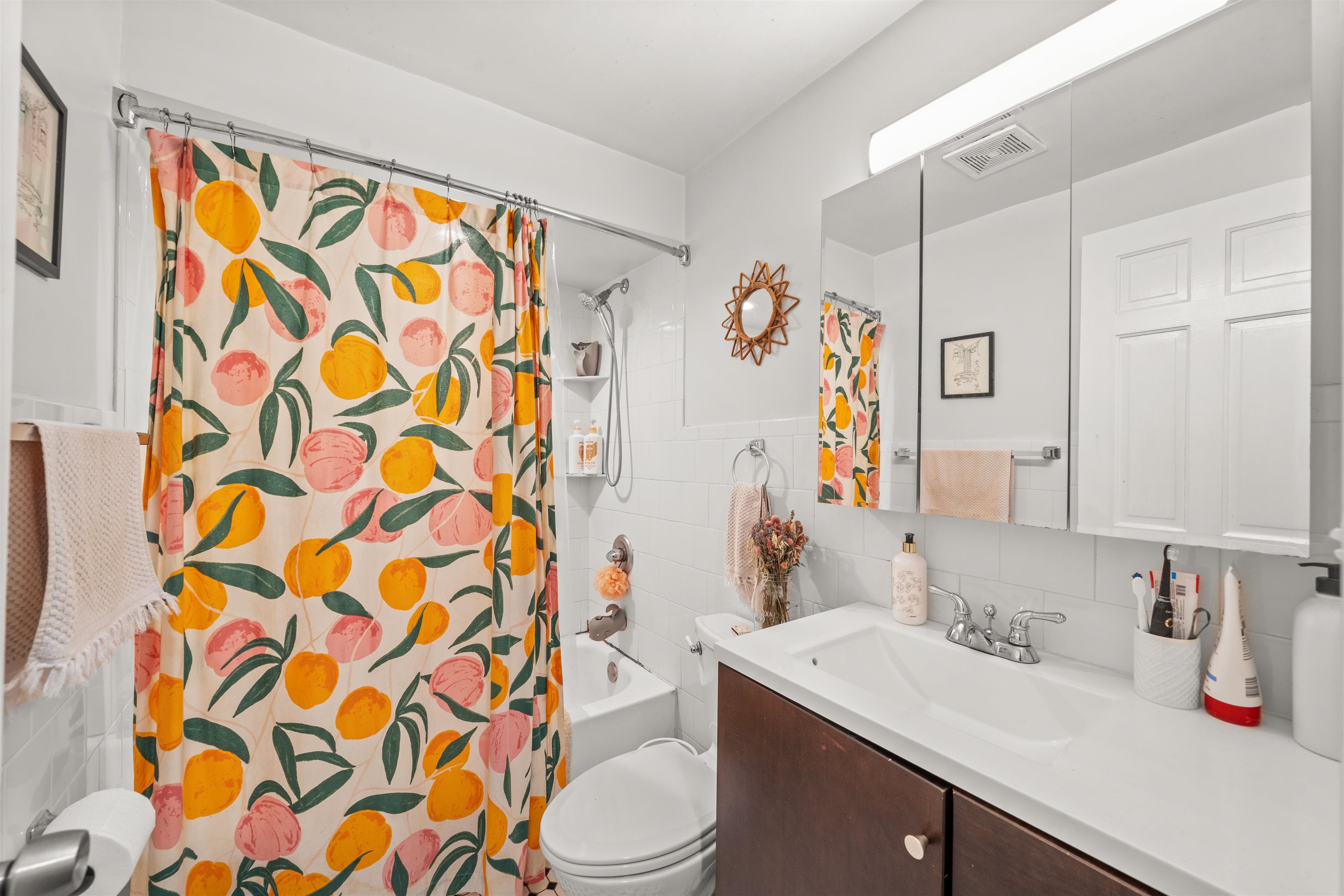 194 WASHINGTON ST Unit: 1