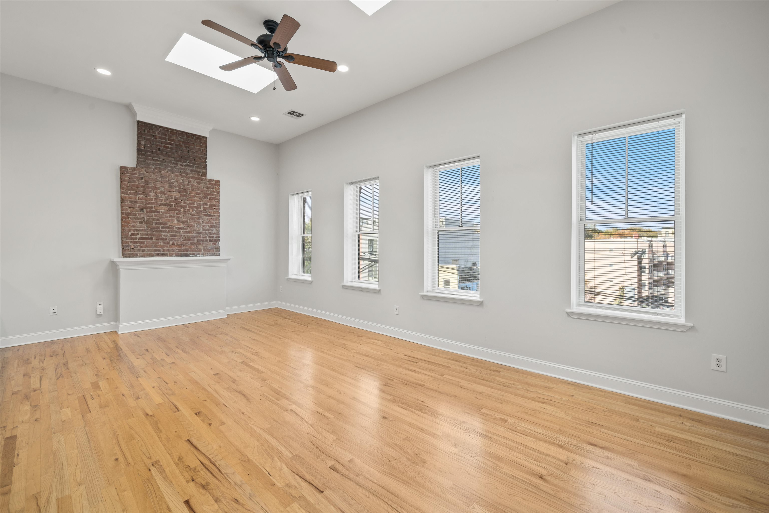 287 GRAND ST Unit: 3