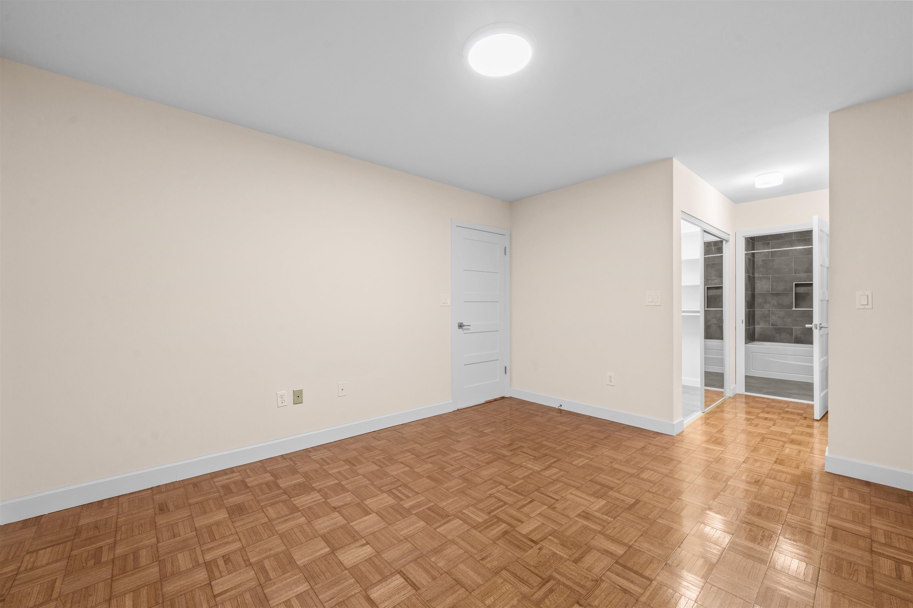 242 BARROW ST Unit: 2B