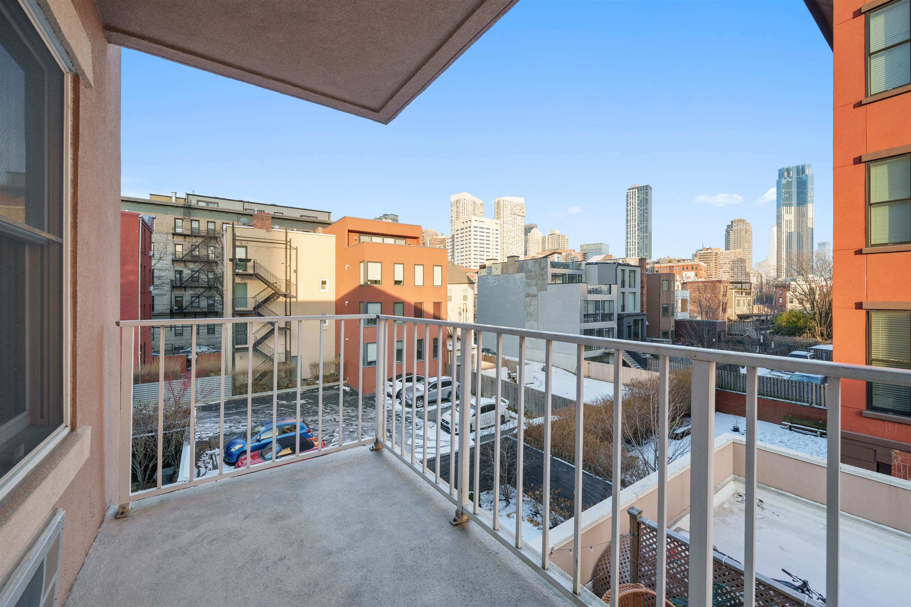 242 BARROW ST Unit: 2B