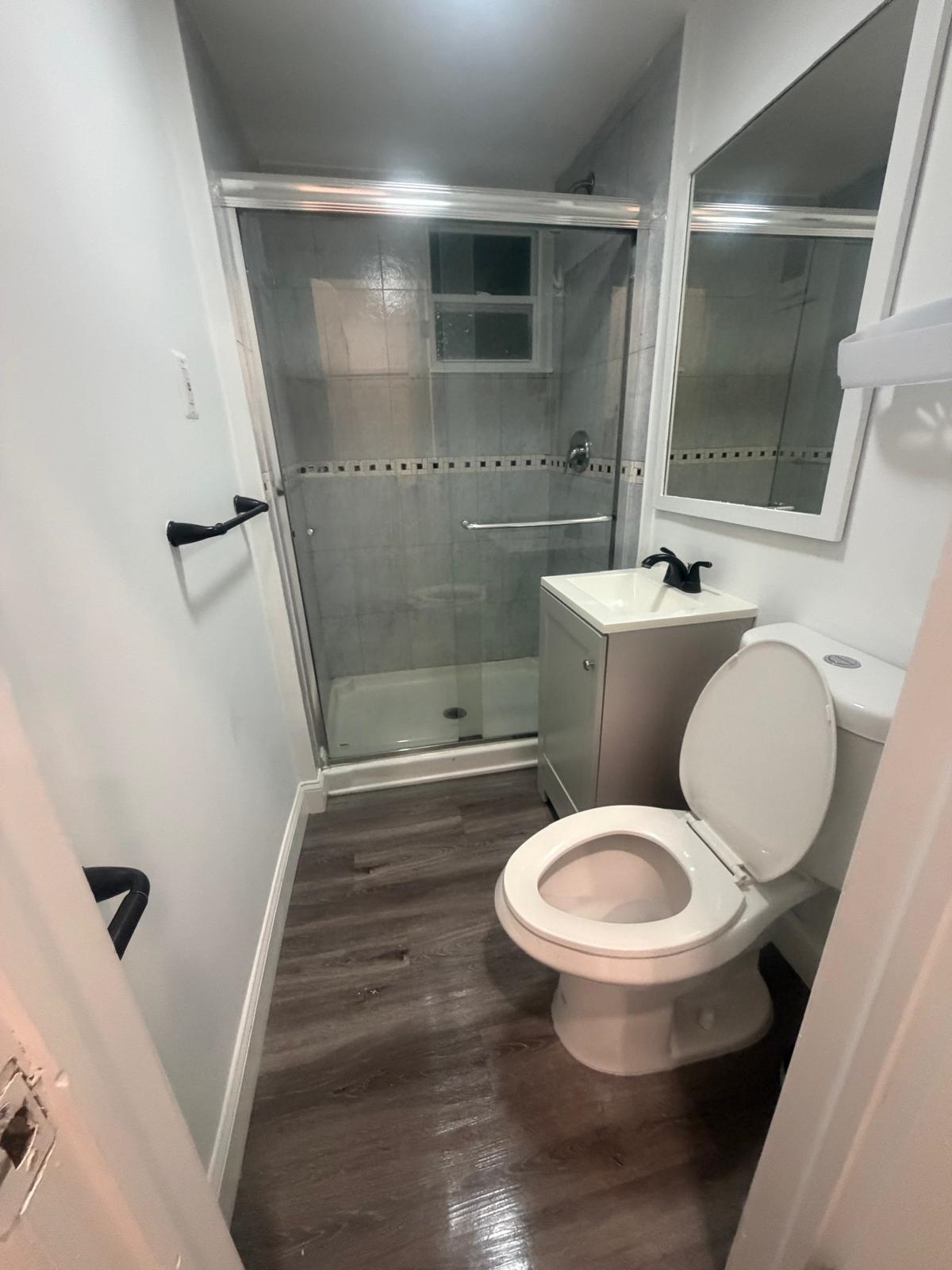 406 COMMUNIPAW AVE Unit: 4