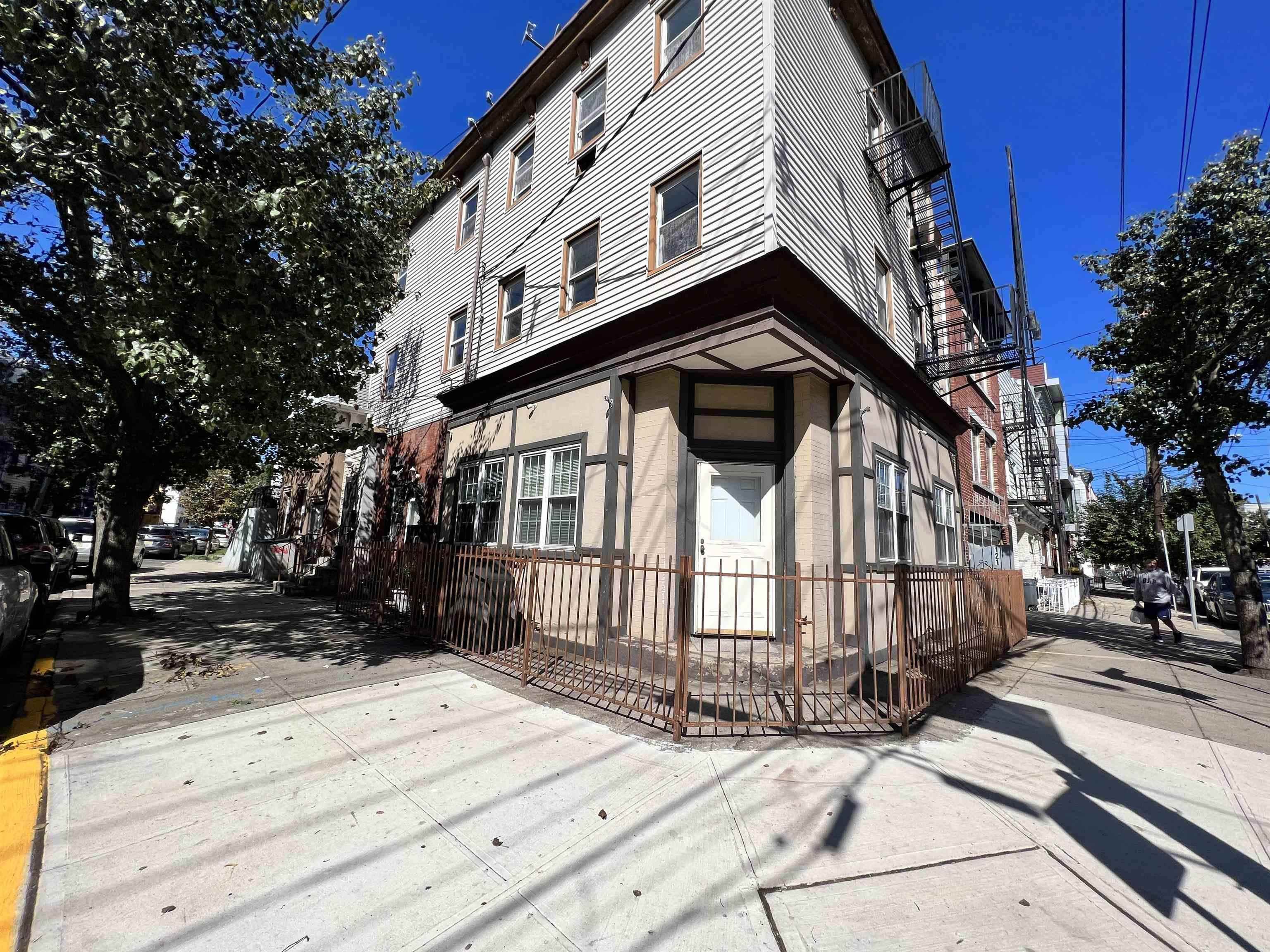 119 BRUNSWICK ST Unit: 4