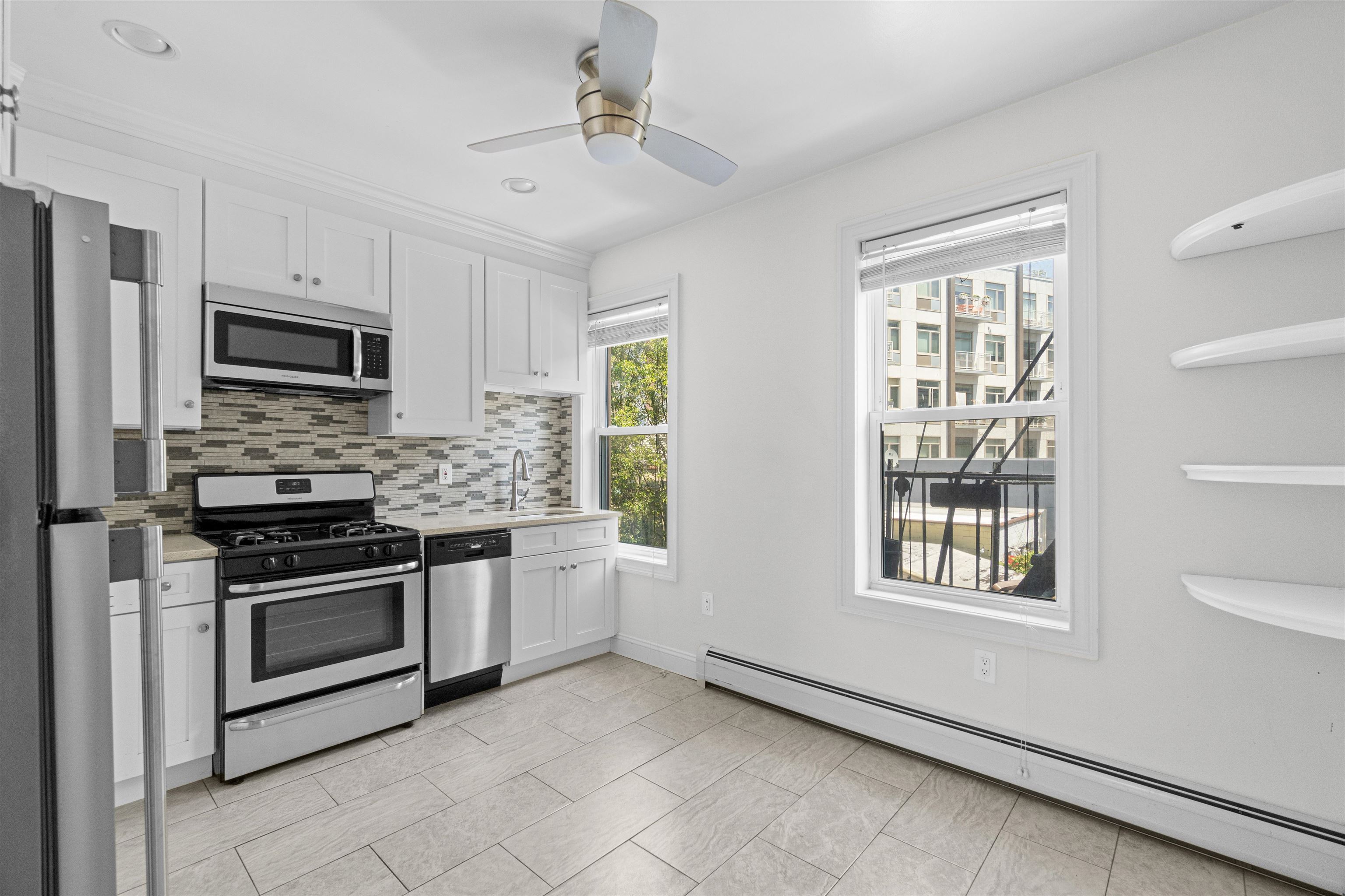 14 COLES ST Unit: 2
