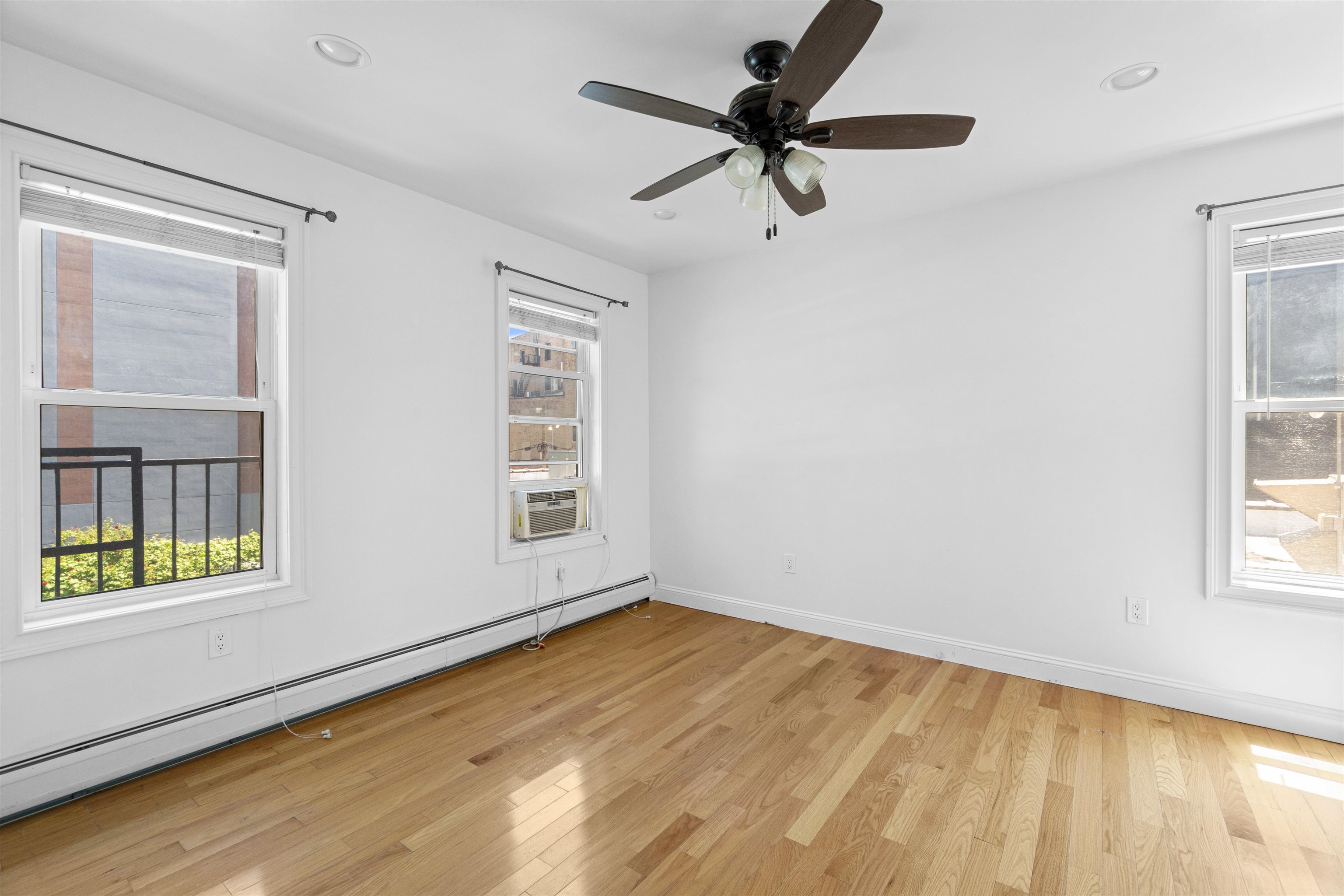 14 COLES ST Unit: 2