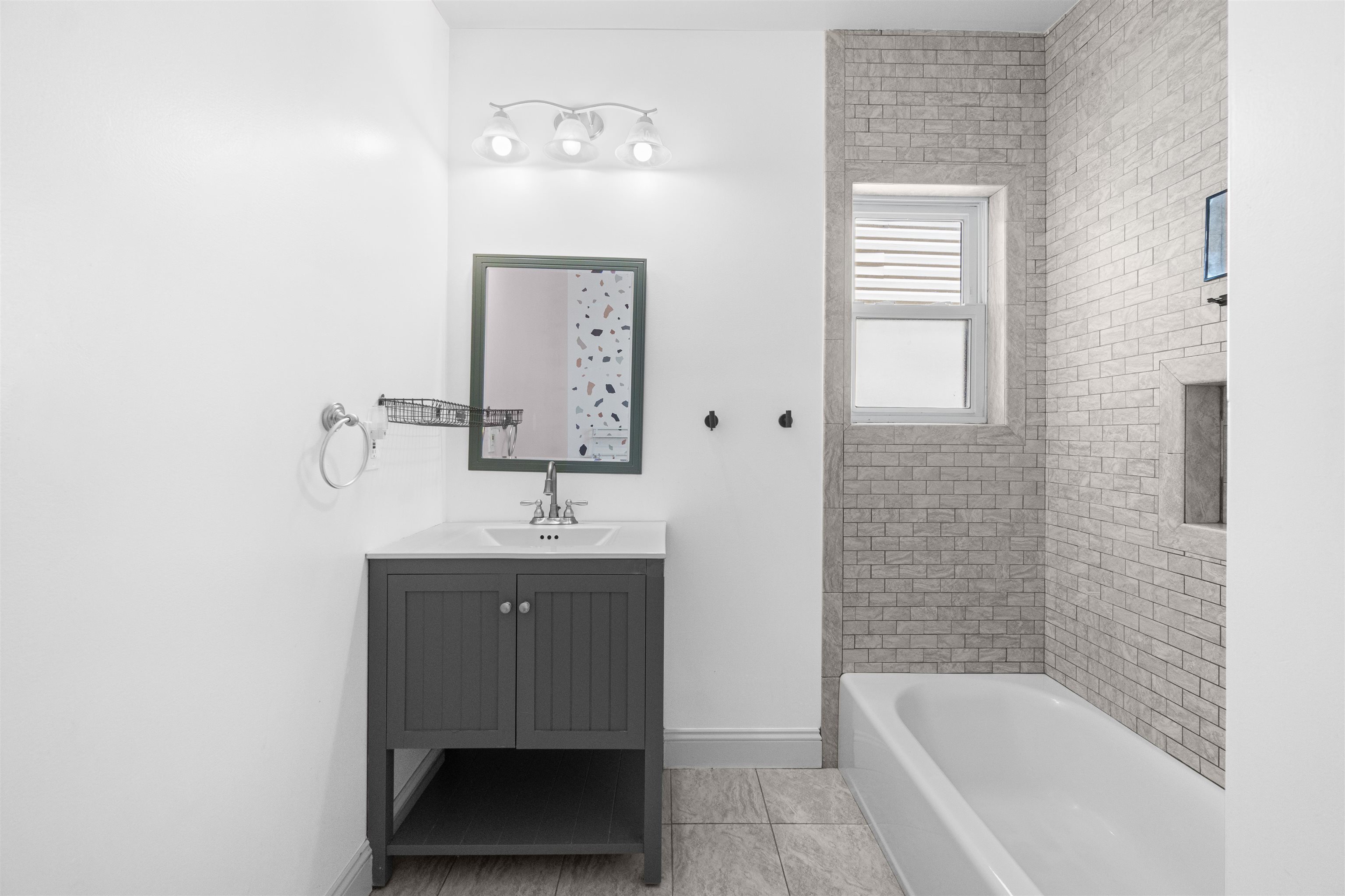 14 COLES ST Unit: 2