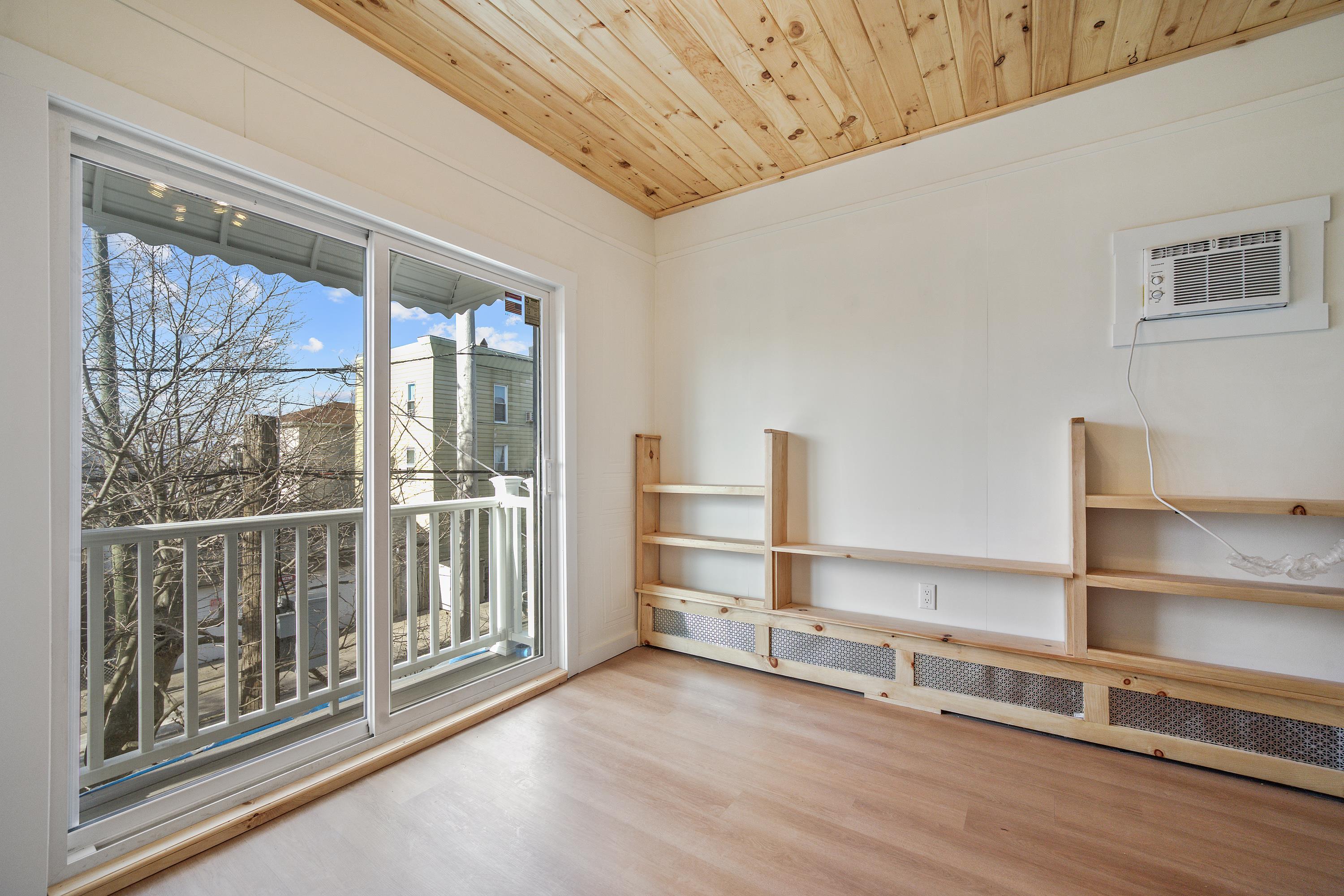 370 LIBERTY AVE Unit: 2F