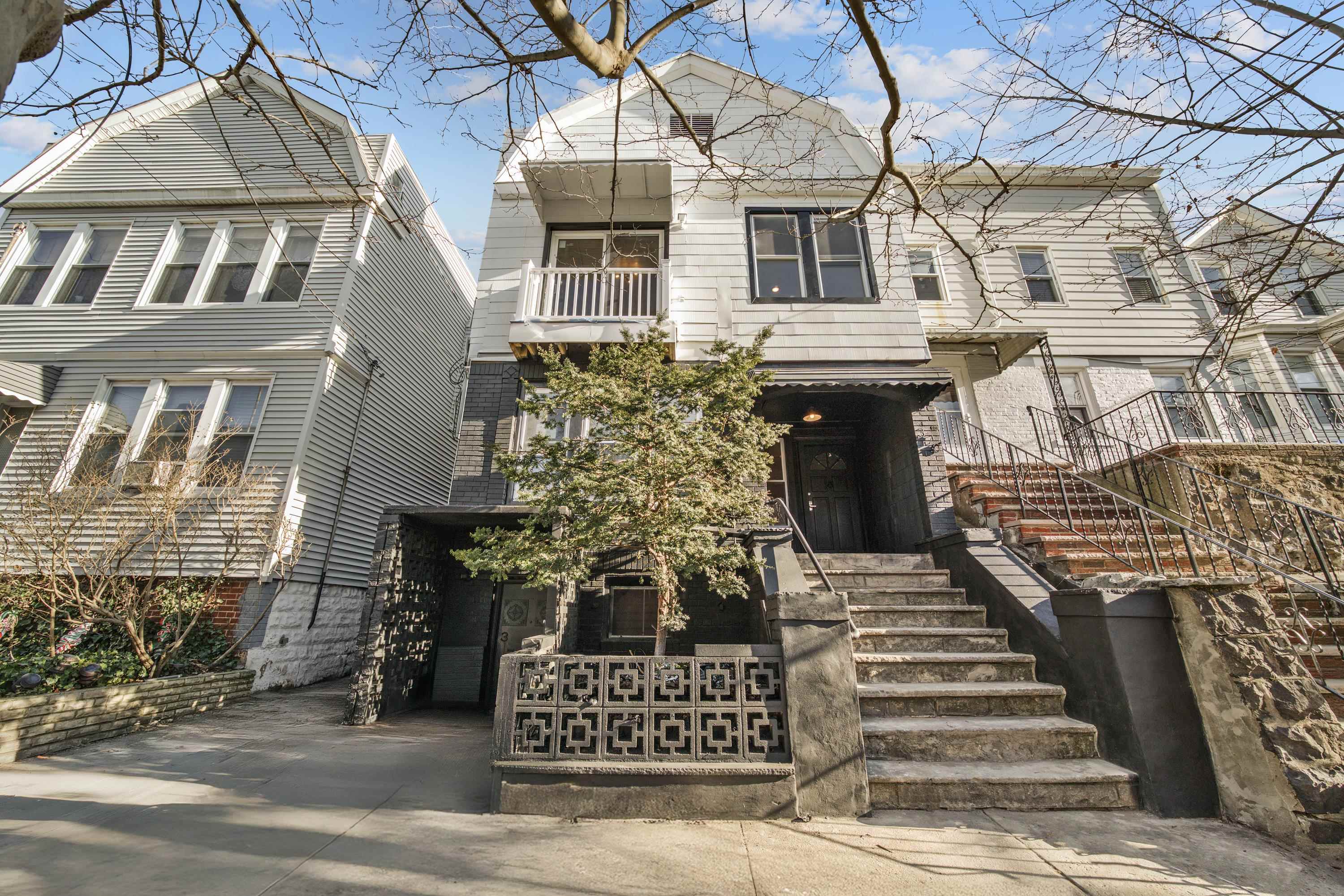 370 LIBERTY AVE Unit: 2F