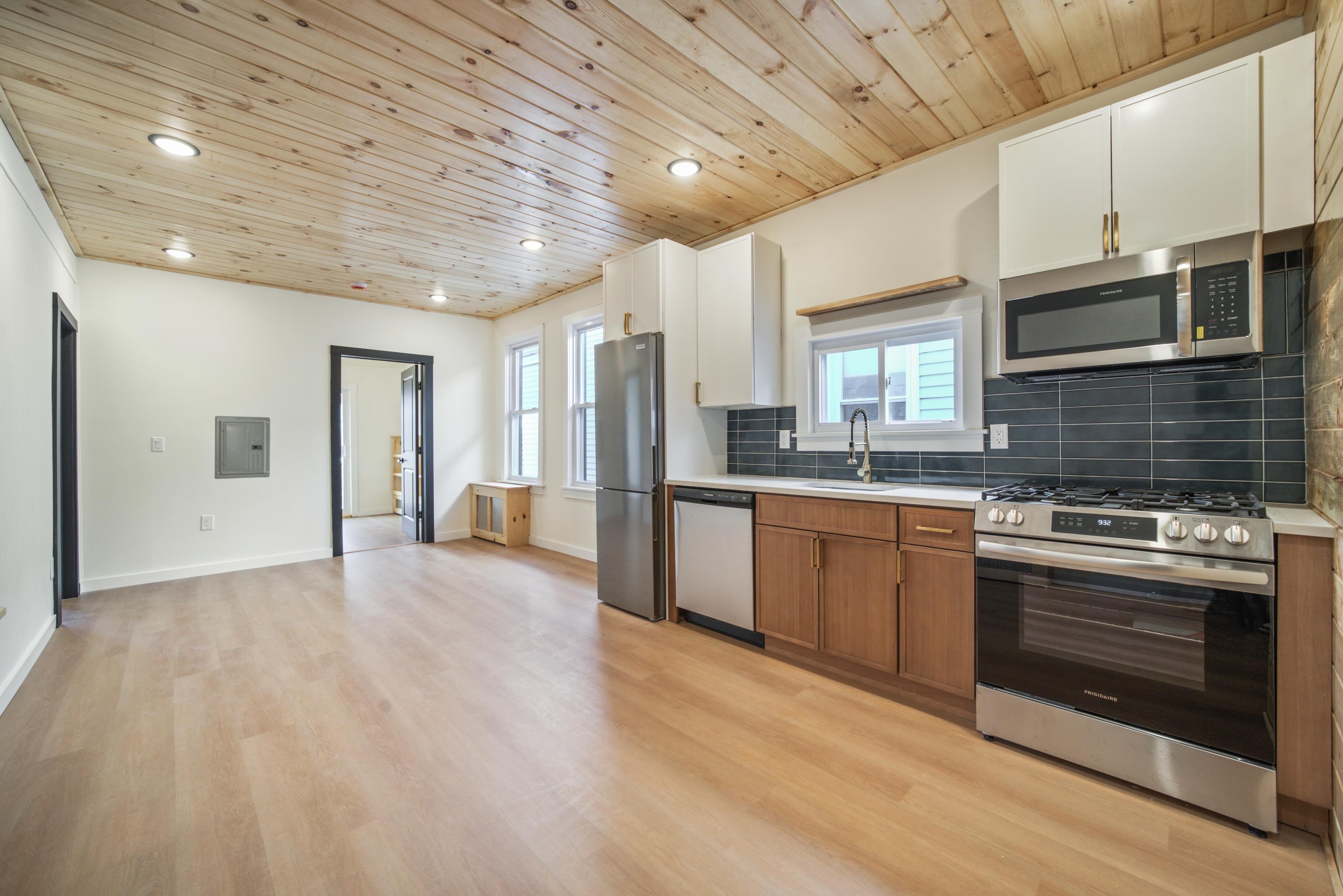 370 LIBERTY AVE Unit: 2F