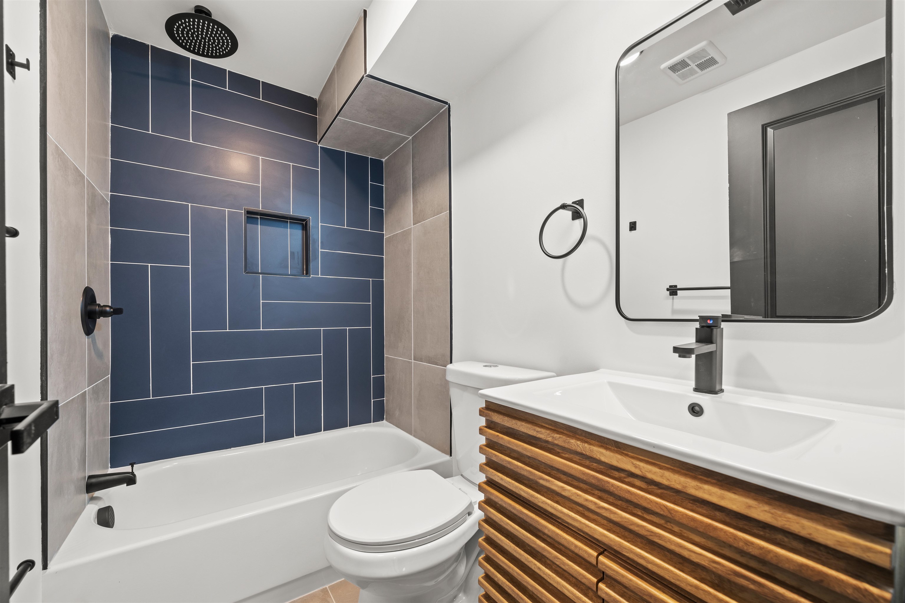 14 WESTERVELT PL Unit: 2