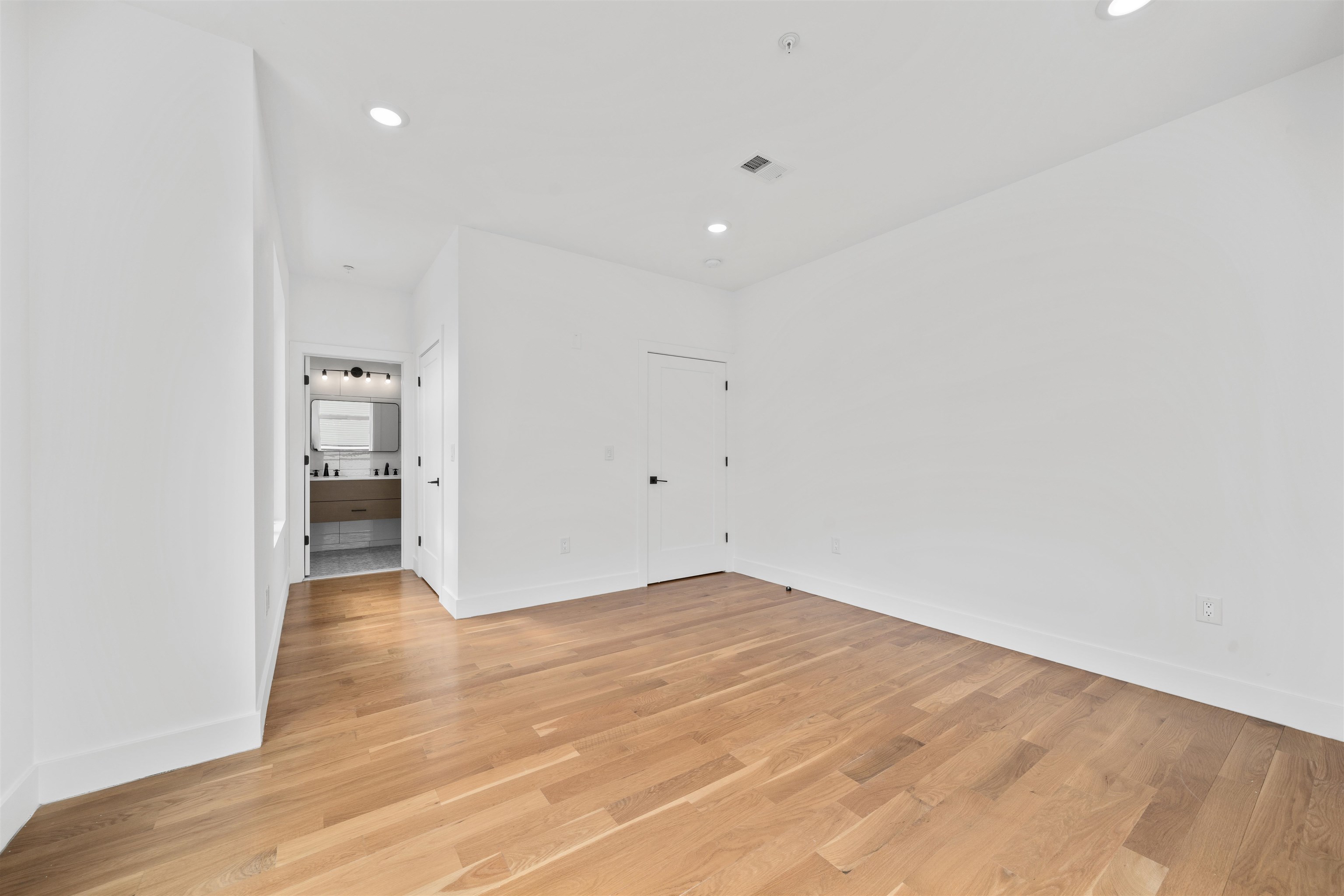 47 HANCOCK AVE Unit: 201