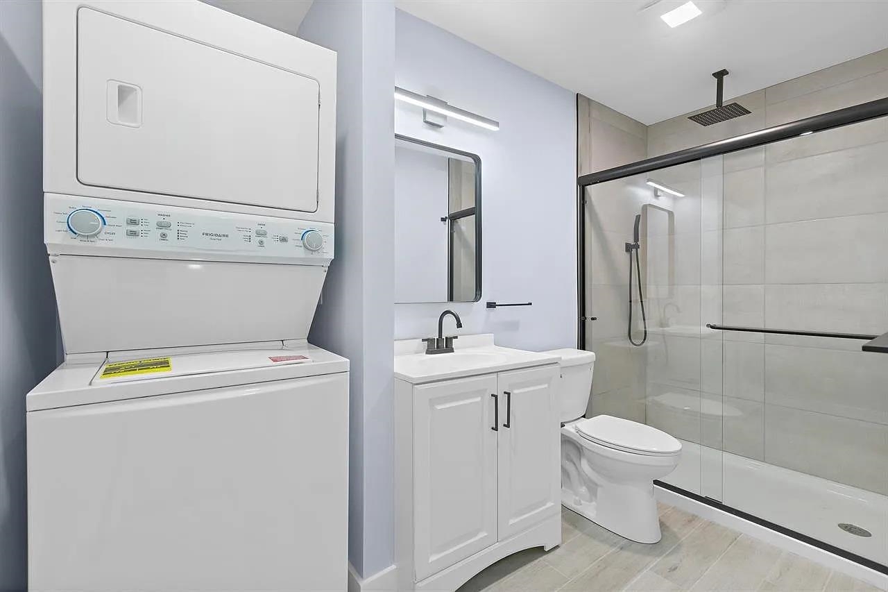 392 PALISADE AVE Unit: 2