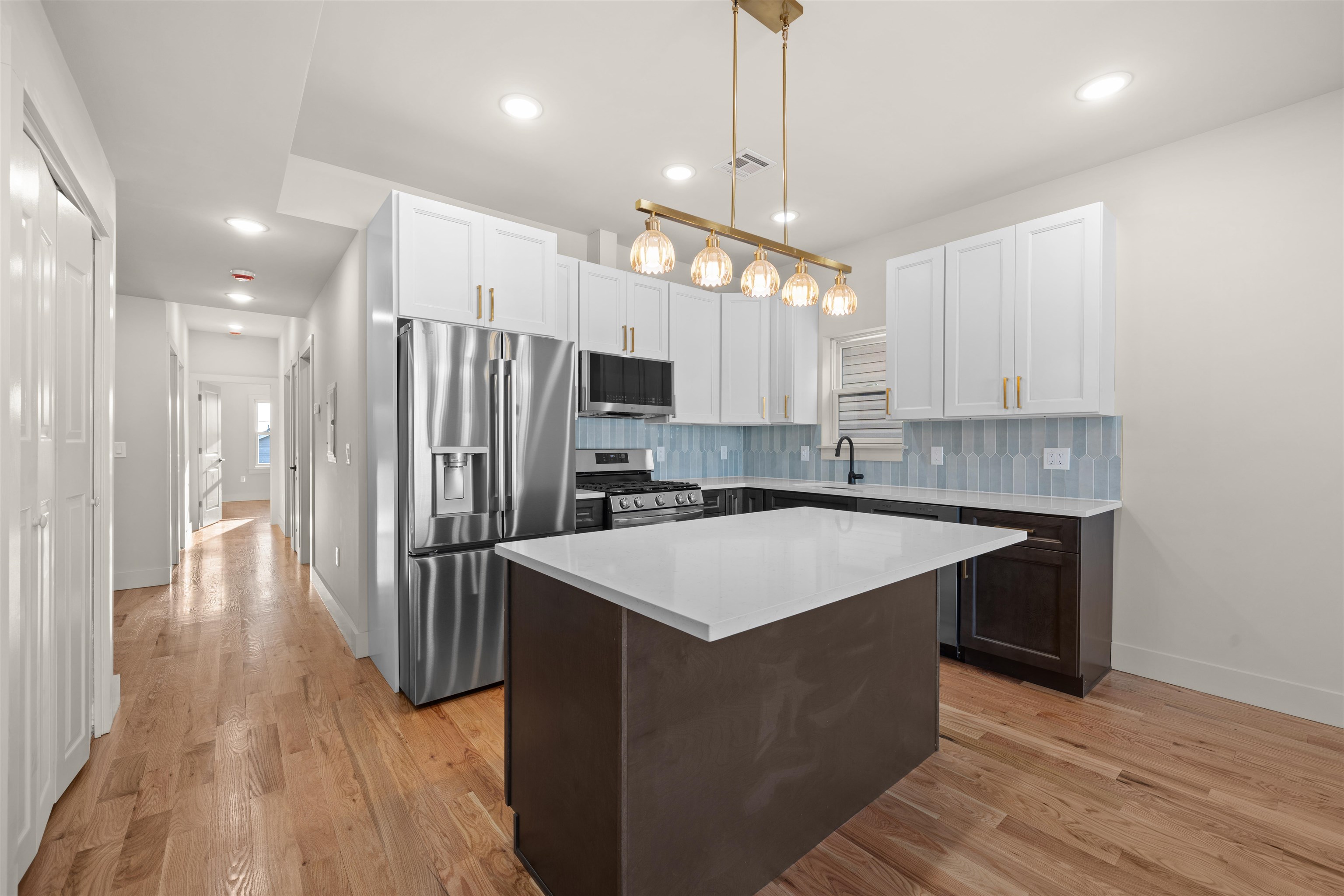 279 PEARSALL AVE
