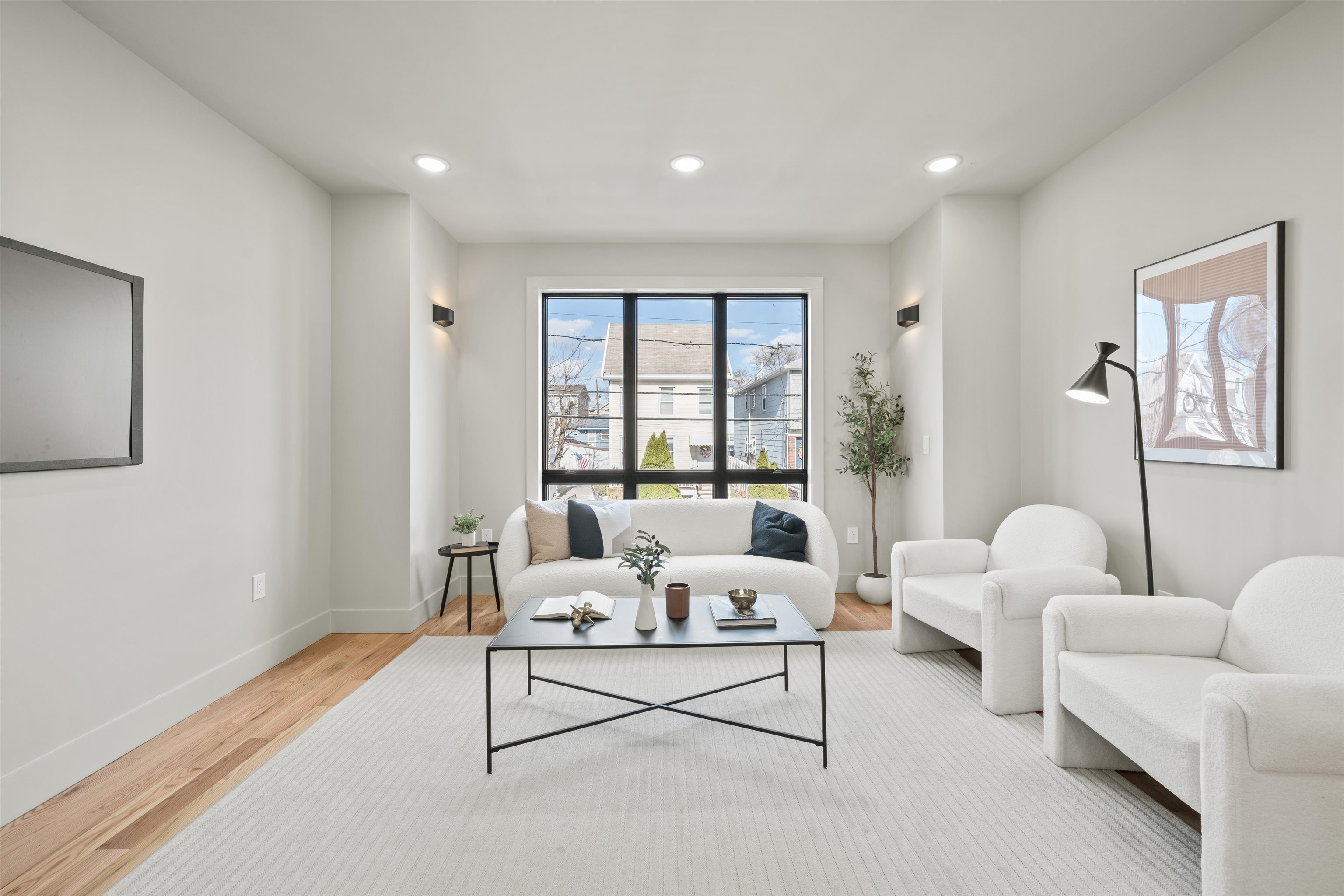 279 PEARSALL AVE Unit: 1