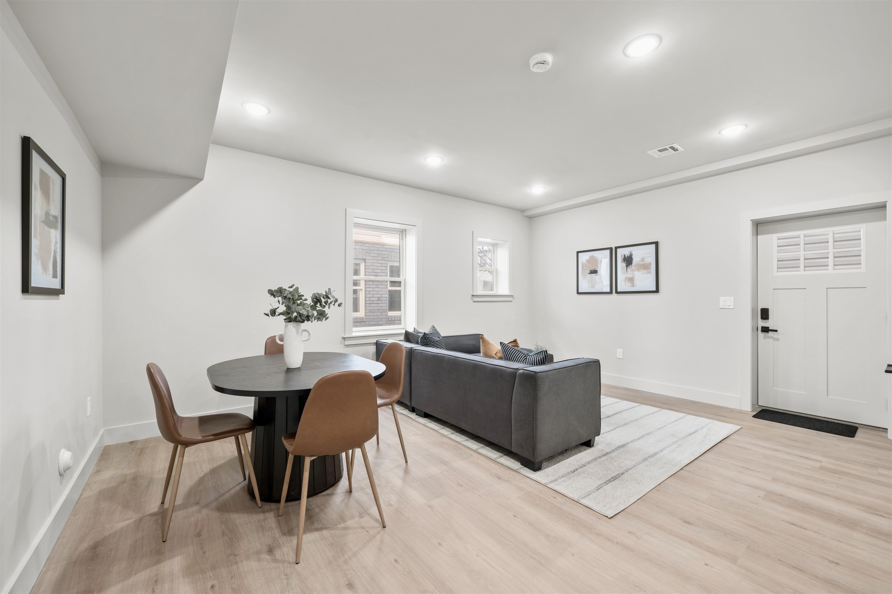 279 PEARSALL AVE Unit: 1
