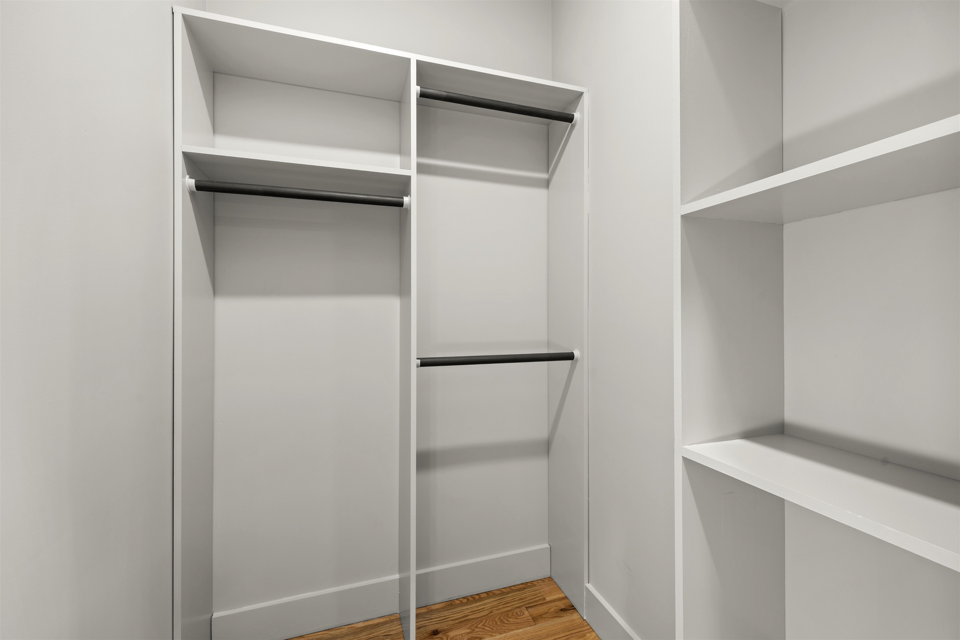 279 PEARSALL AVE Unit: 1