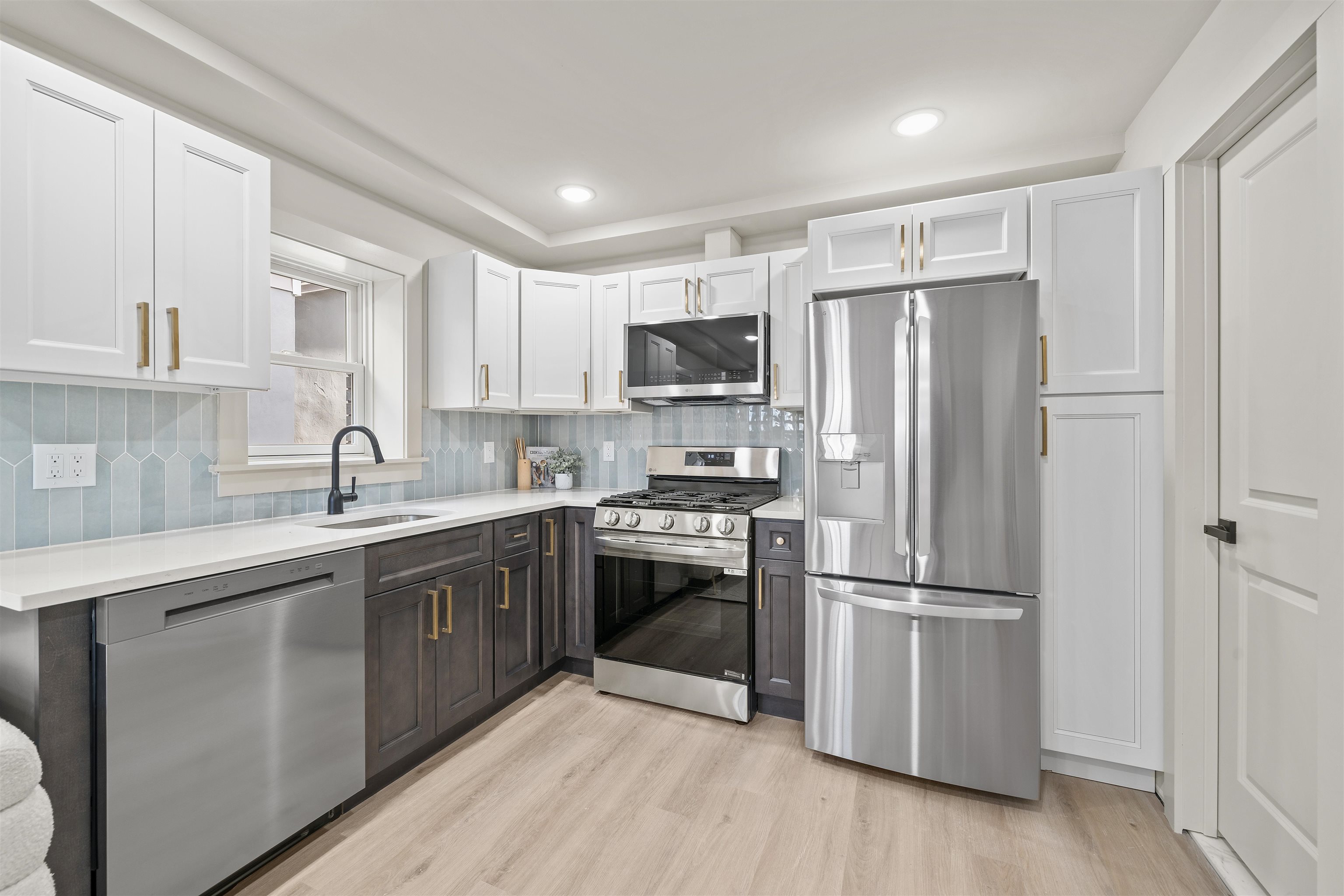 279 PEARSALL AVE Unit: ADU