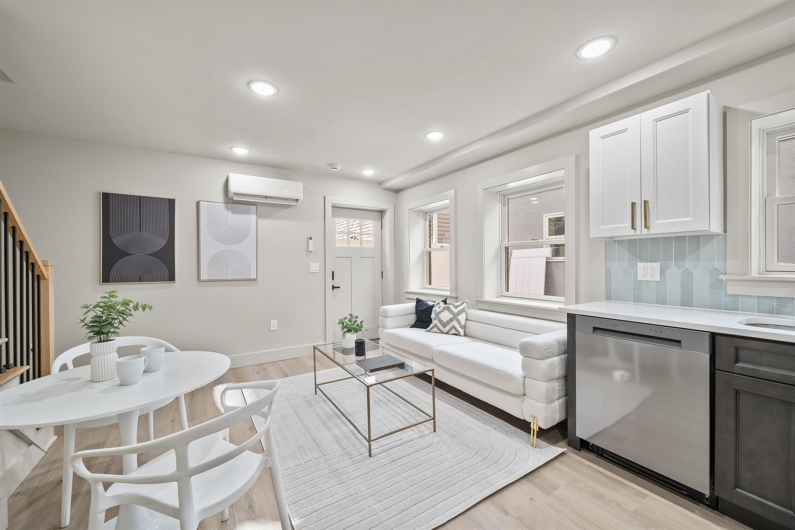 279 PEARSALL AVE Unit: ADU