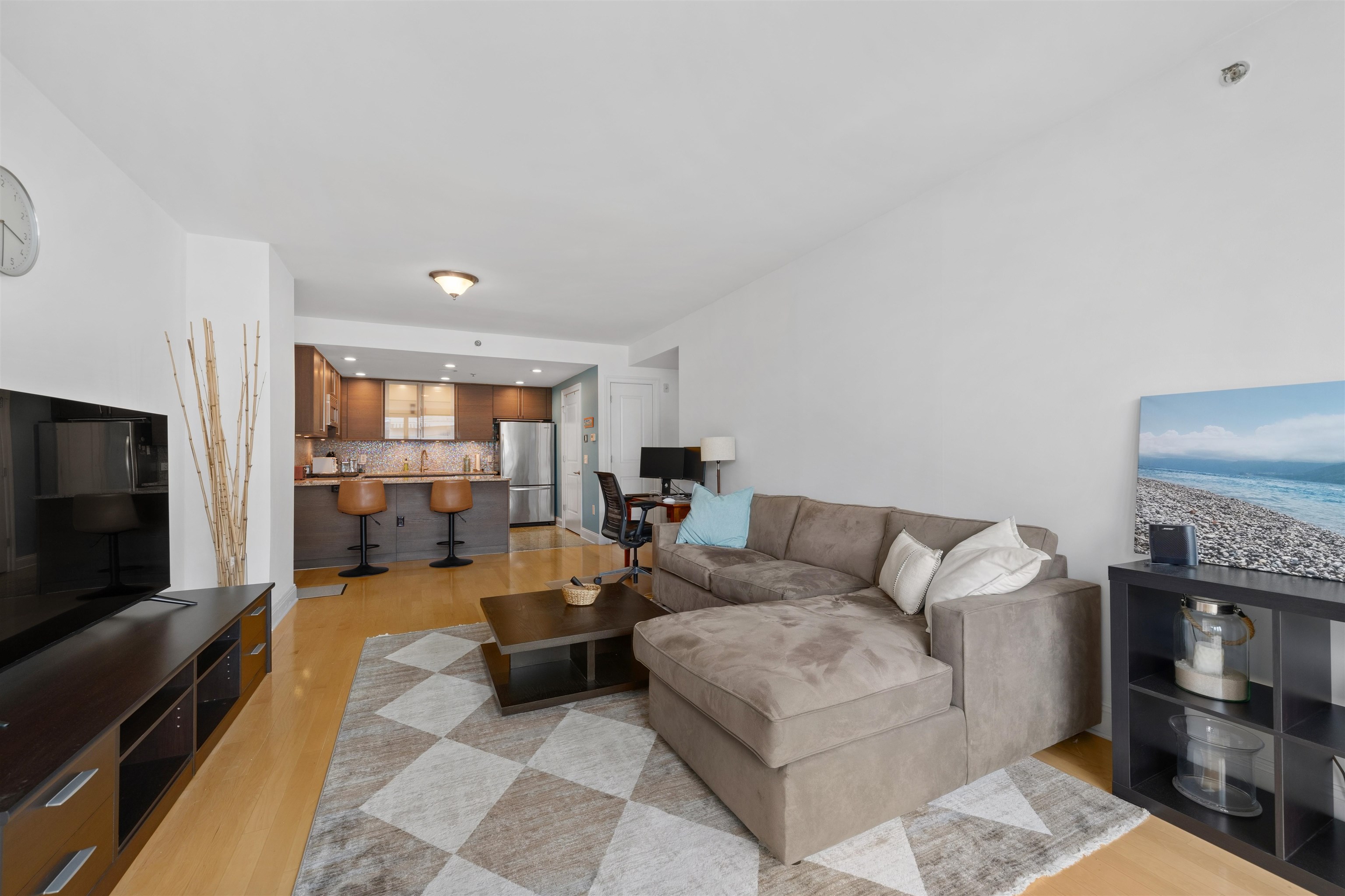 10 REGENT ST Unit: 408