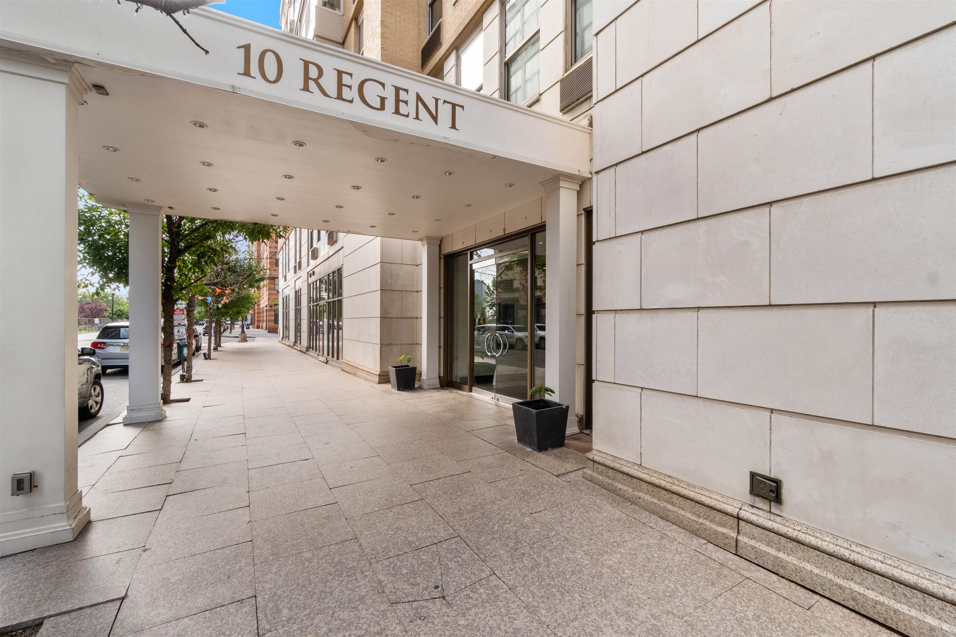 10 REGENT ST Unit: 408