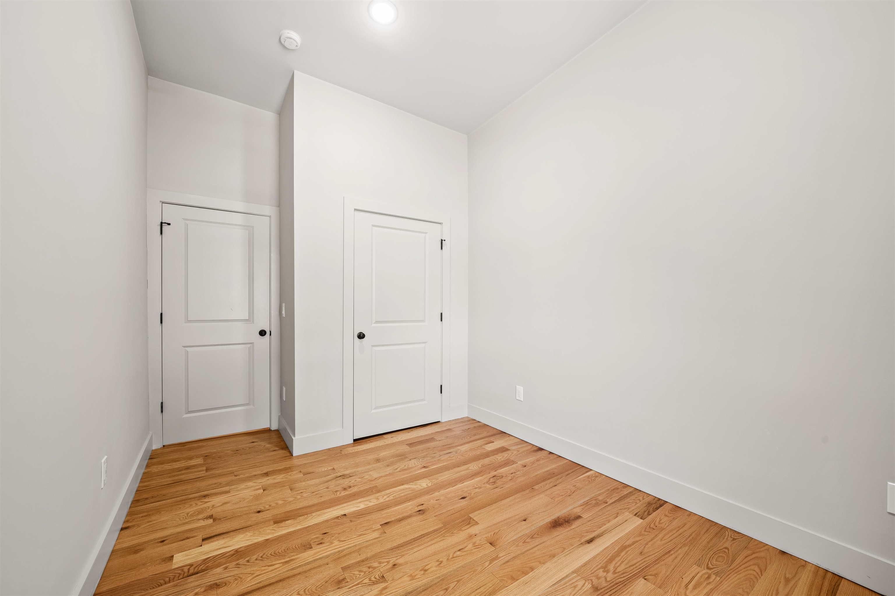 150 WEST SIDE AVE Unit: 2
