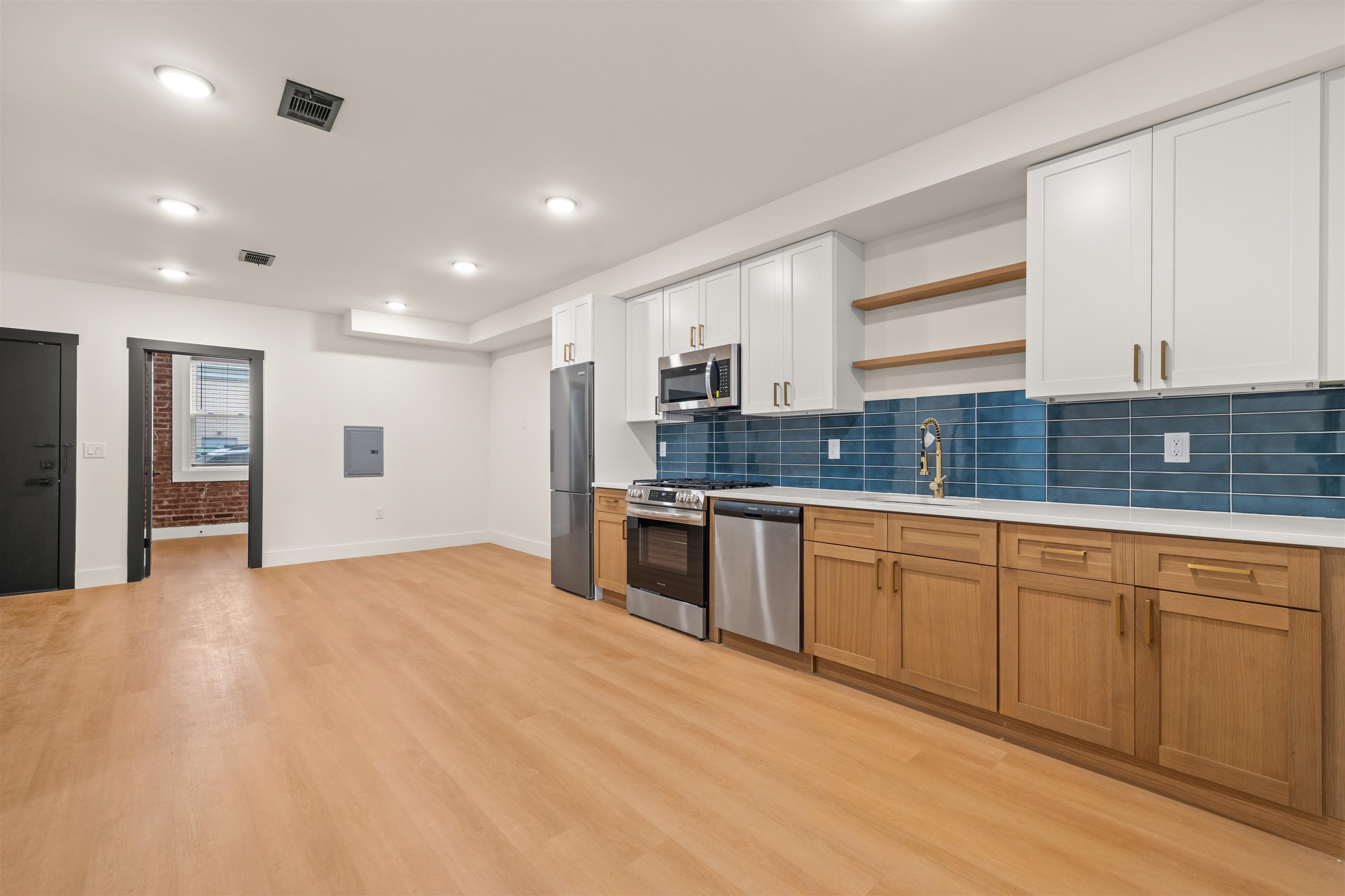 14 WESTERVELT PL Unit: 1