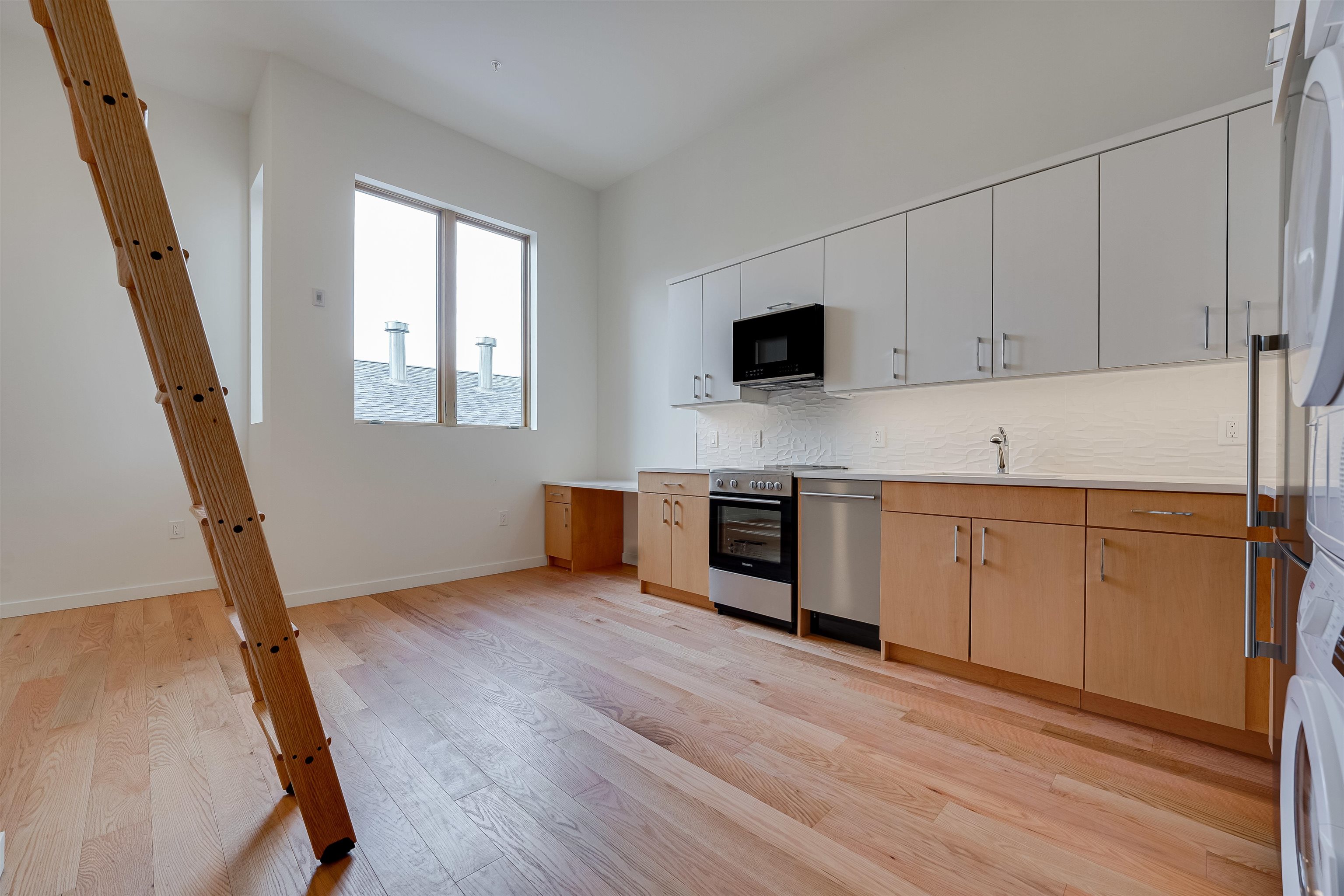 333 NEWARK AVE Unit: 306