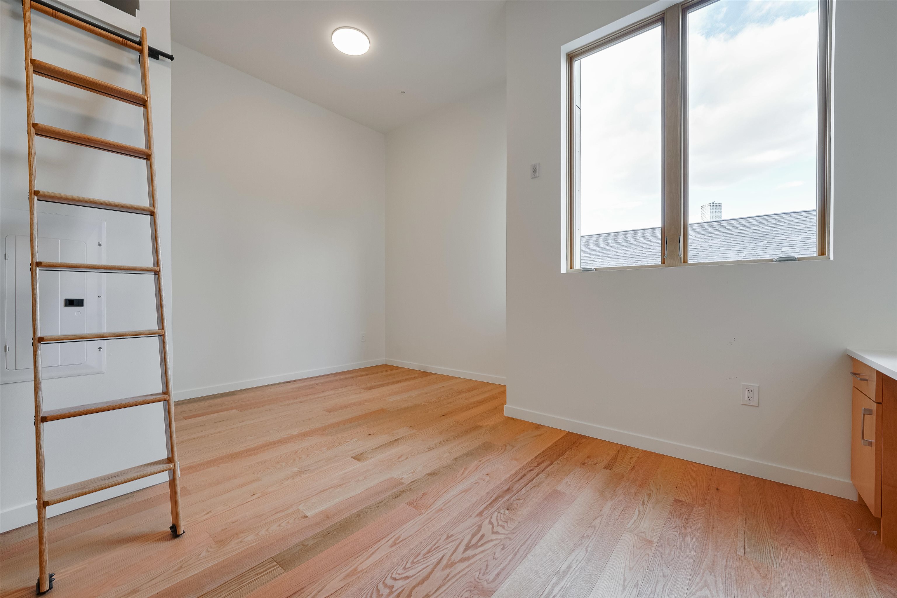 333 NEWARK AVE Unit: 306