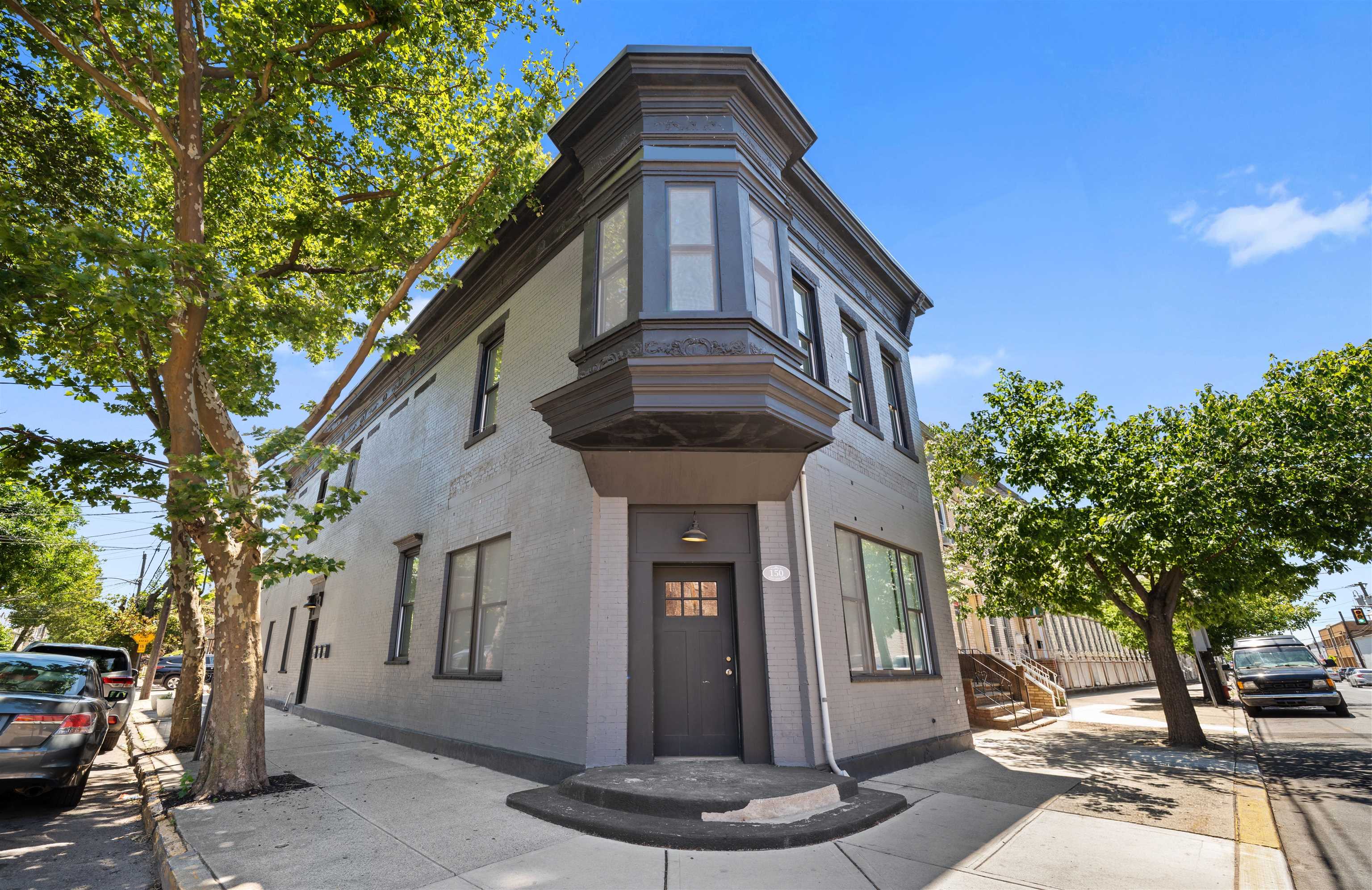 150 WEST SIDE AVE Unit: 1