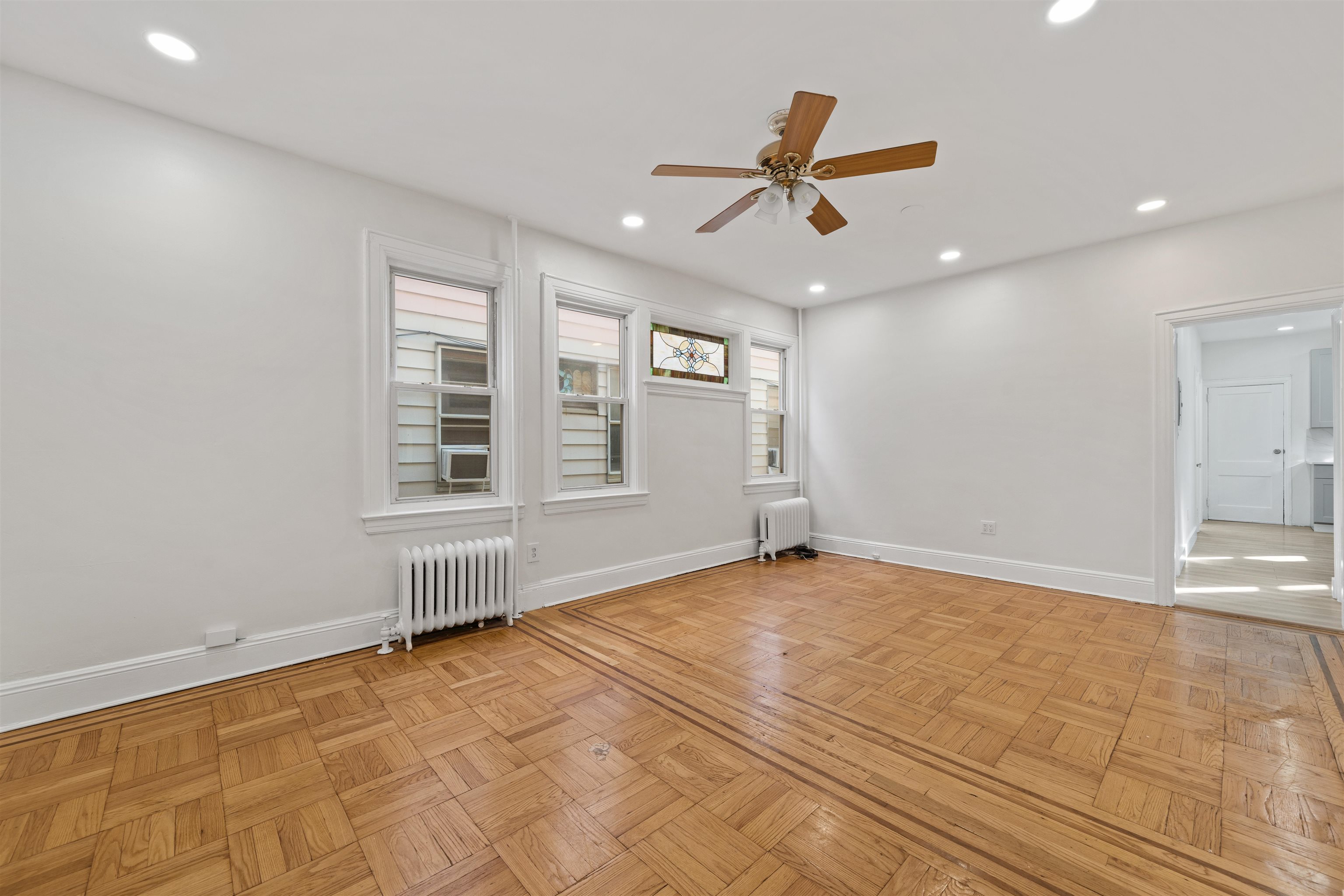 255 DWIGHT AVE Unit: 1