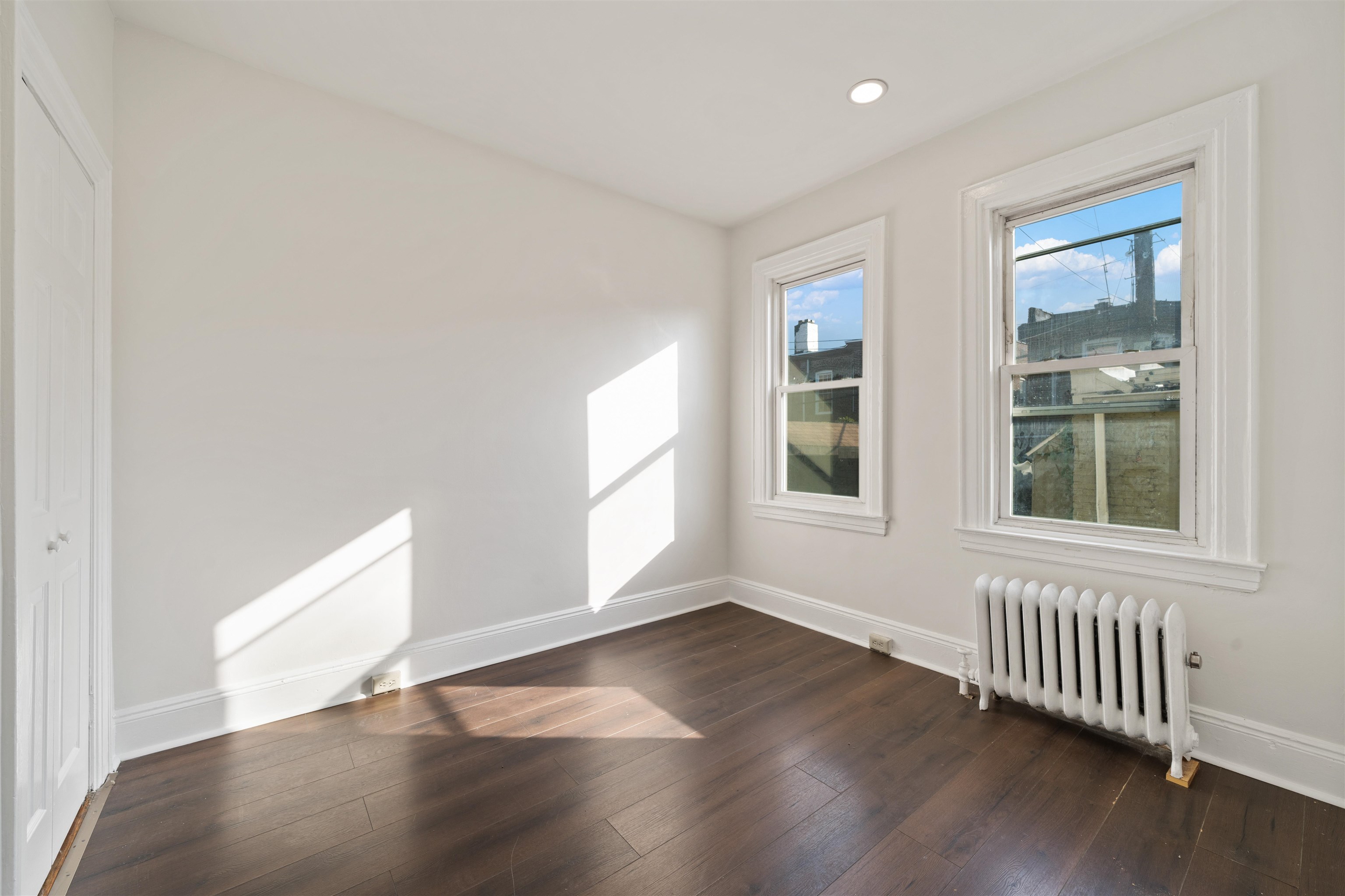 255 DWIGHT AVE Unit: 1