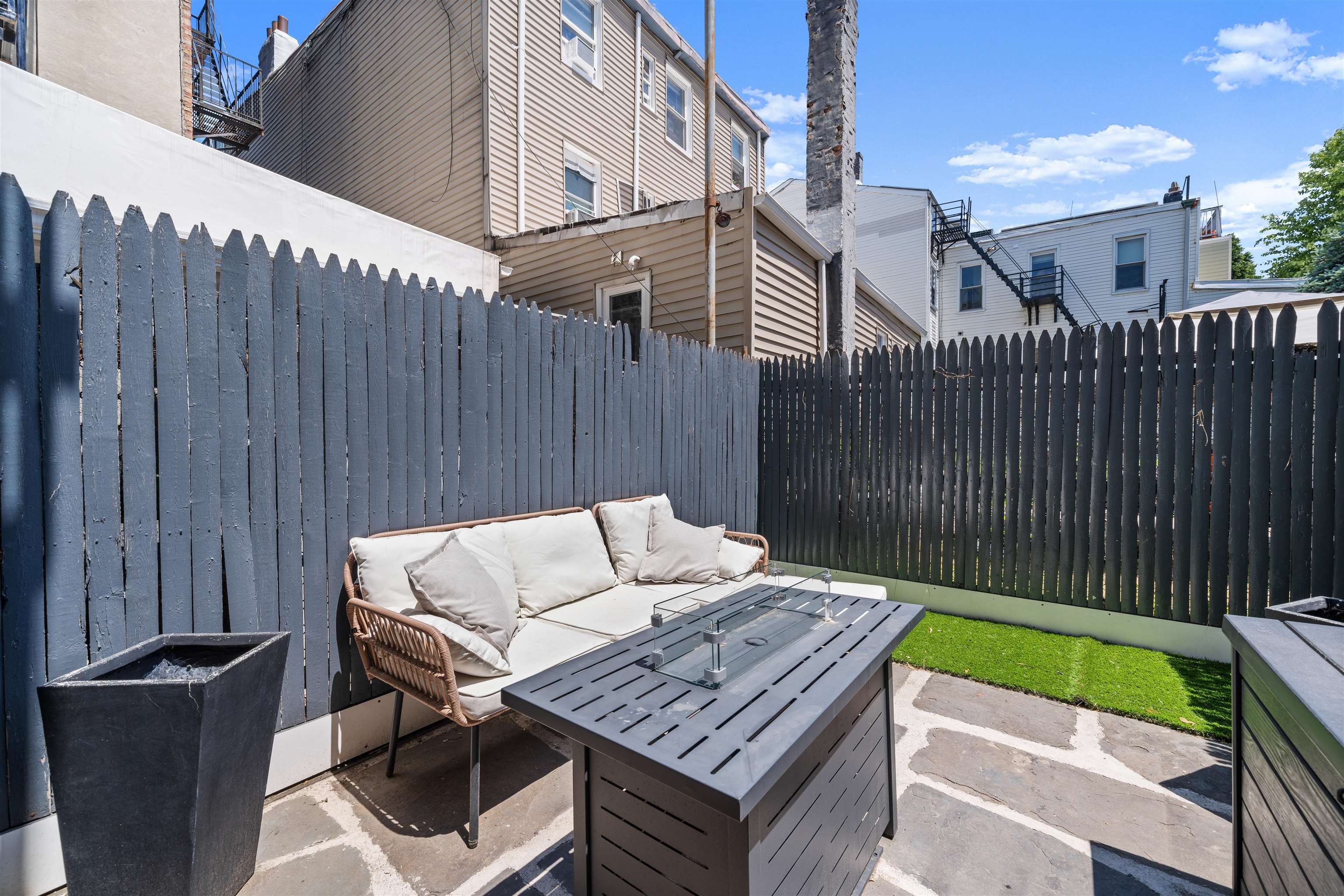 118 COLES ST Unit: 1L