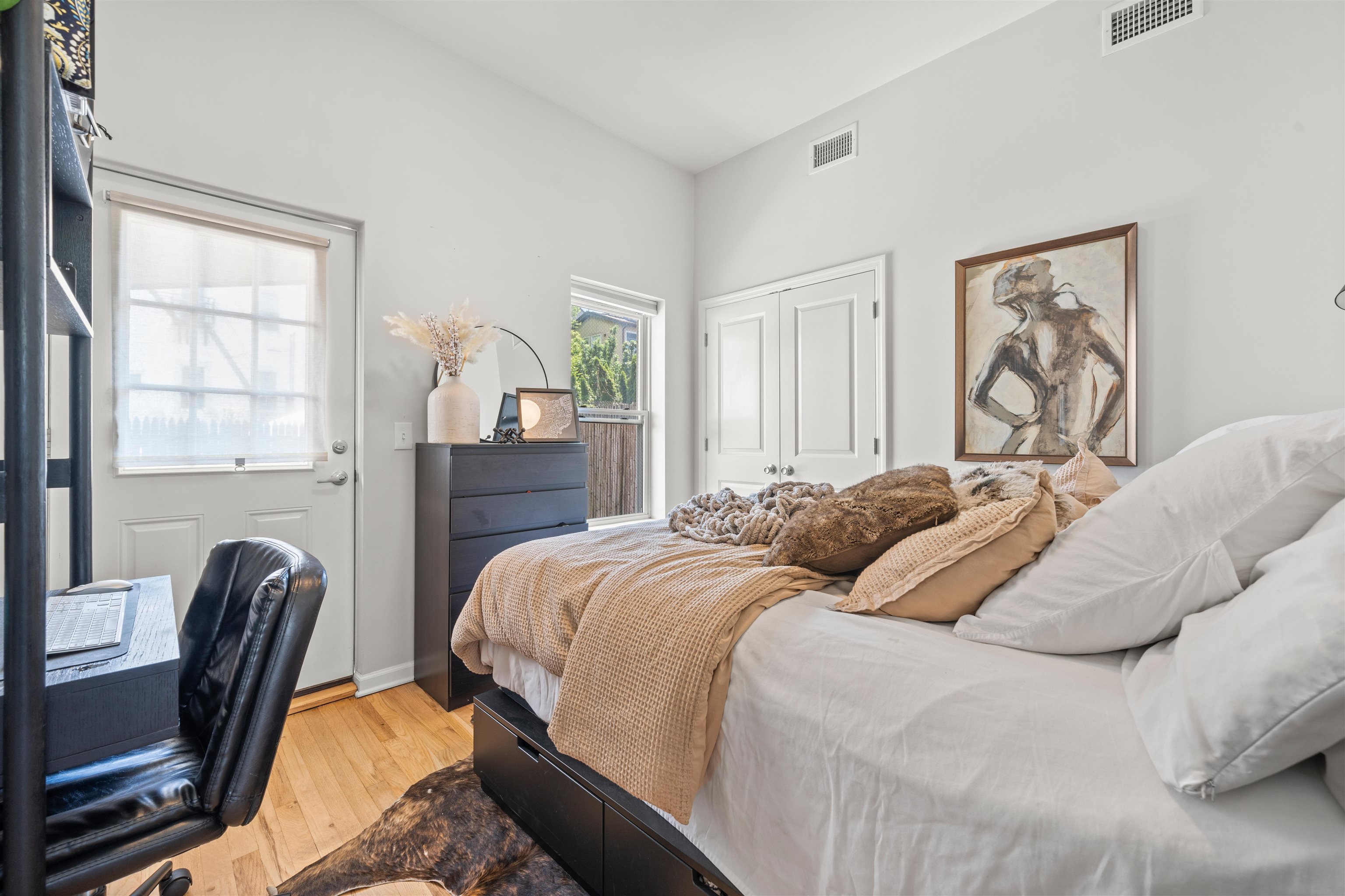 118 COLES ST Unit: 1L